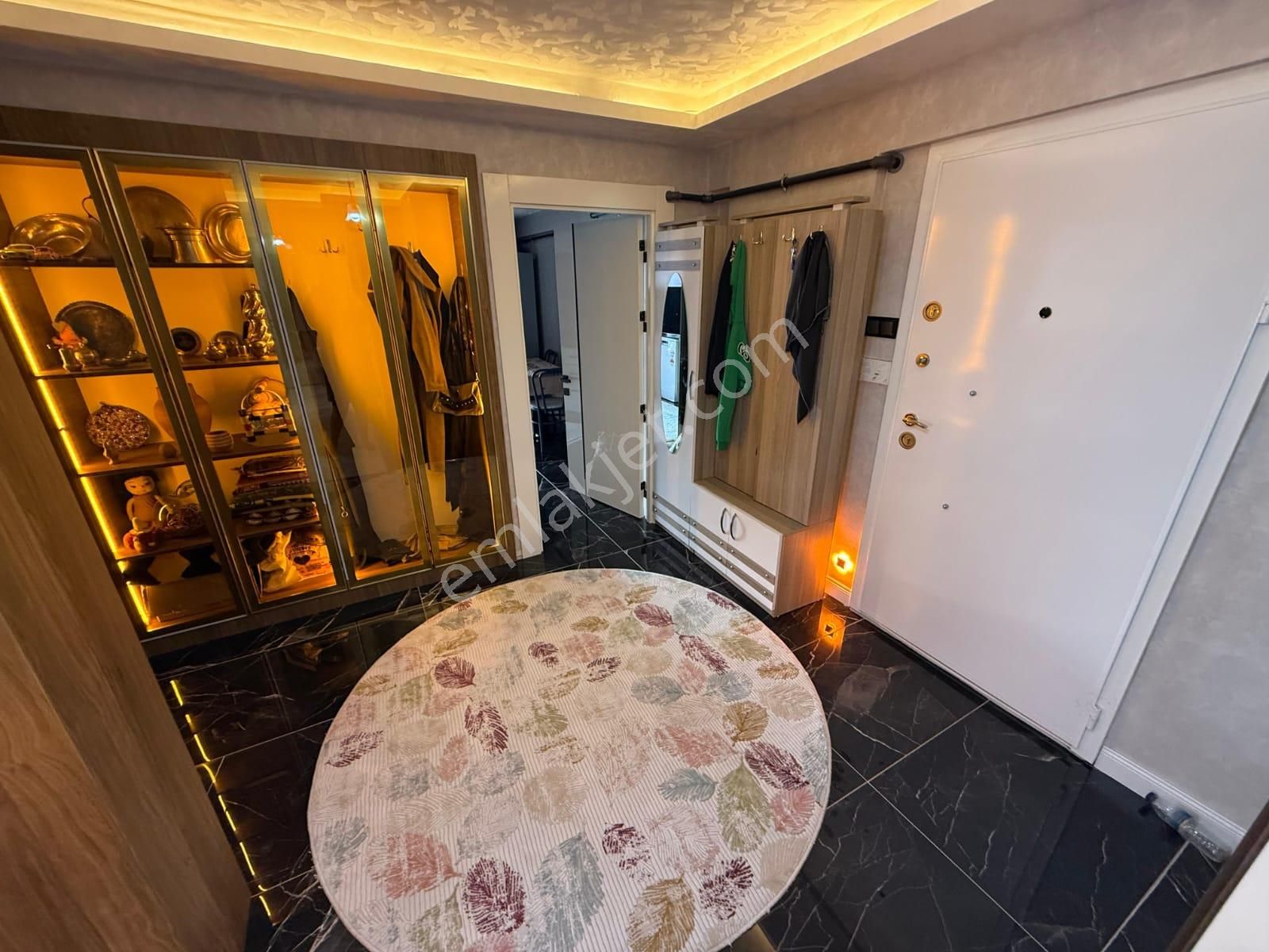 Sarıkamış Mahallesinde Ultra Lüks Yapılı Geniş M2 Katta 4+1 - Görsel 23