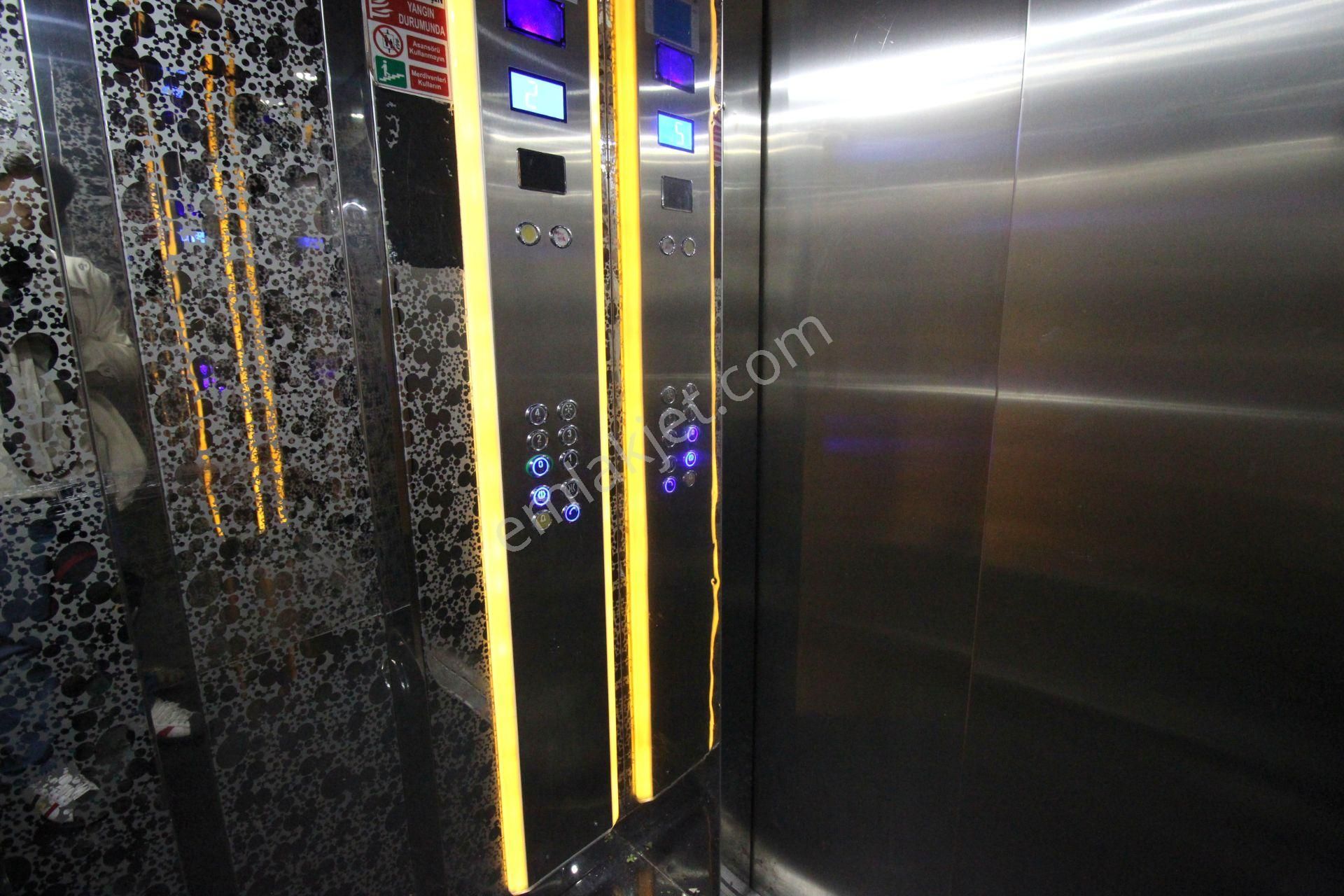 Emre Emlaktan Gökçek Mahallesinde Hastane Karşısında Asansörlü Geniş Kiralık 3+1 Daire - Görsel 27