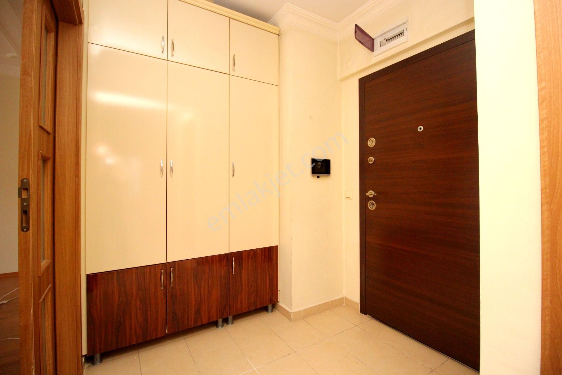 Emre Emlaktan Gökçek Mahallesinde Hastane Karşısında Asansörlü Geniş Kiralık 3+1 Daire - Görsel 20