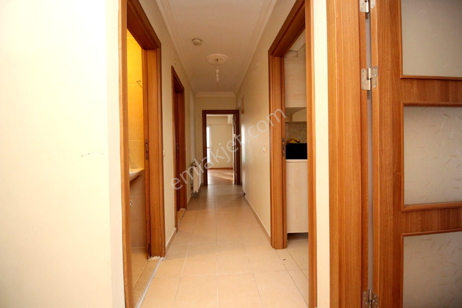 Emre Emlaktan Gökçek Mahallesinde Hastane Karşısında Asansörlü Geniş Kiralık 3+1 Daire - Görsel 21