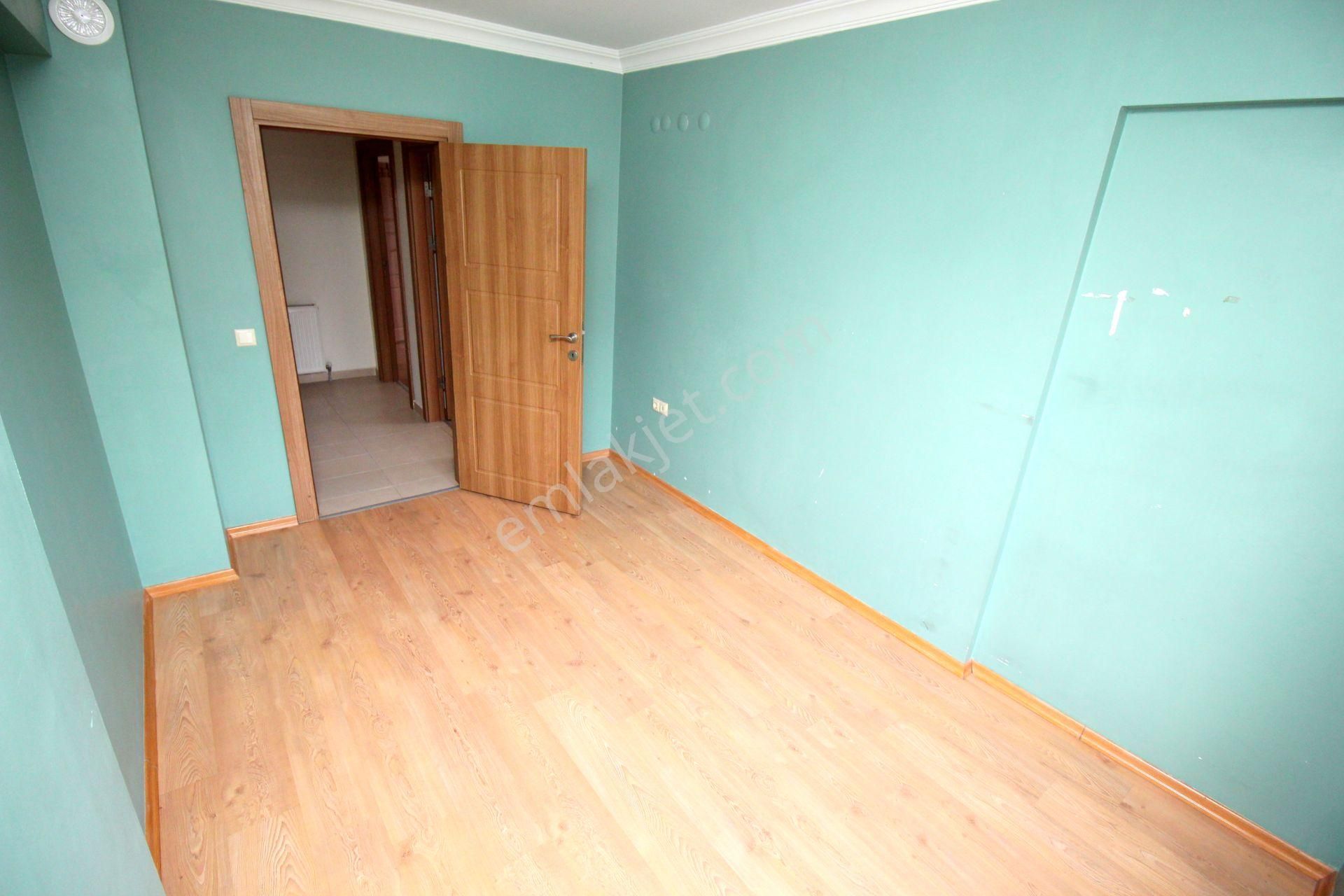 Emre Emlaktan Gökçek Mahallesinde Hastane Karşısında Asansörlü Geniş Kiralık 3+1 Daire - Görsel 10