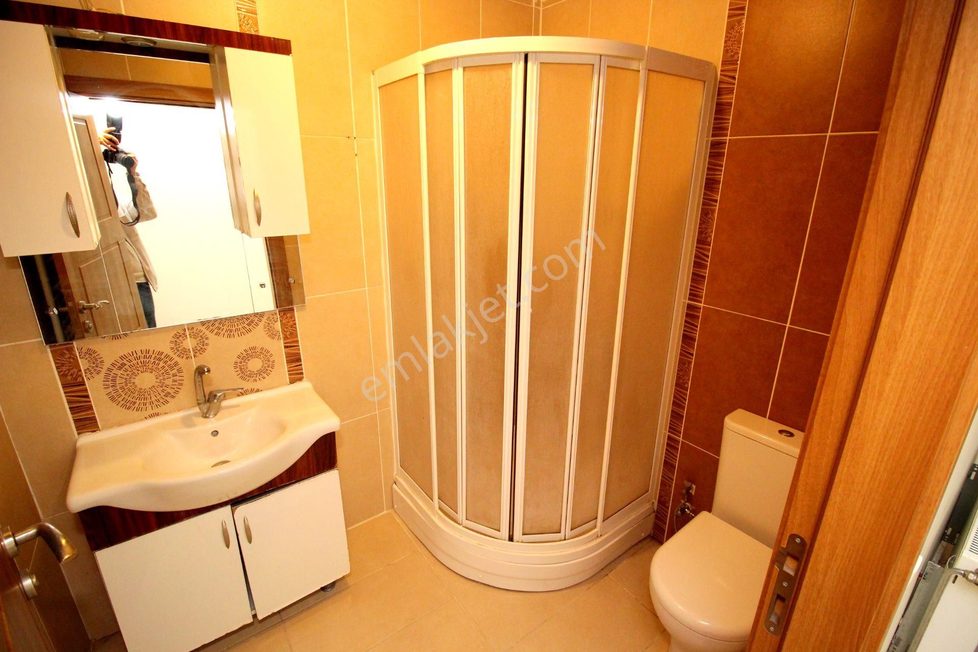 Emre Emlaktan Gökçek Mahallesinde Hastane Karşısında Asansörlü Geniş Kiralık 3+1 Daire - Görsel 17