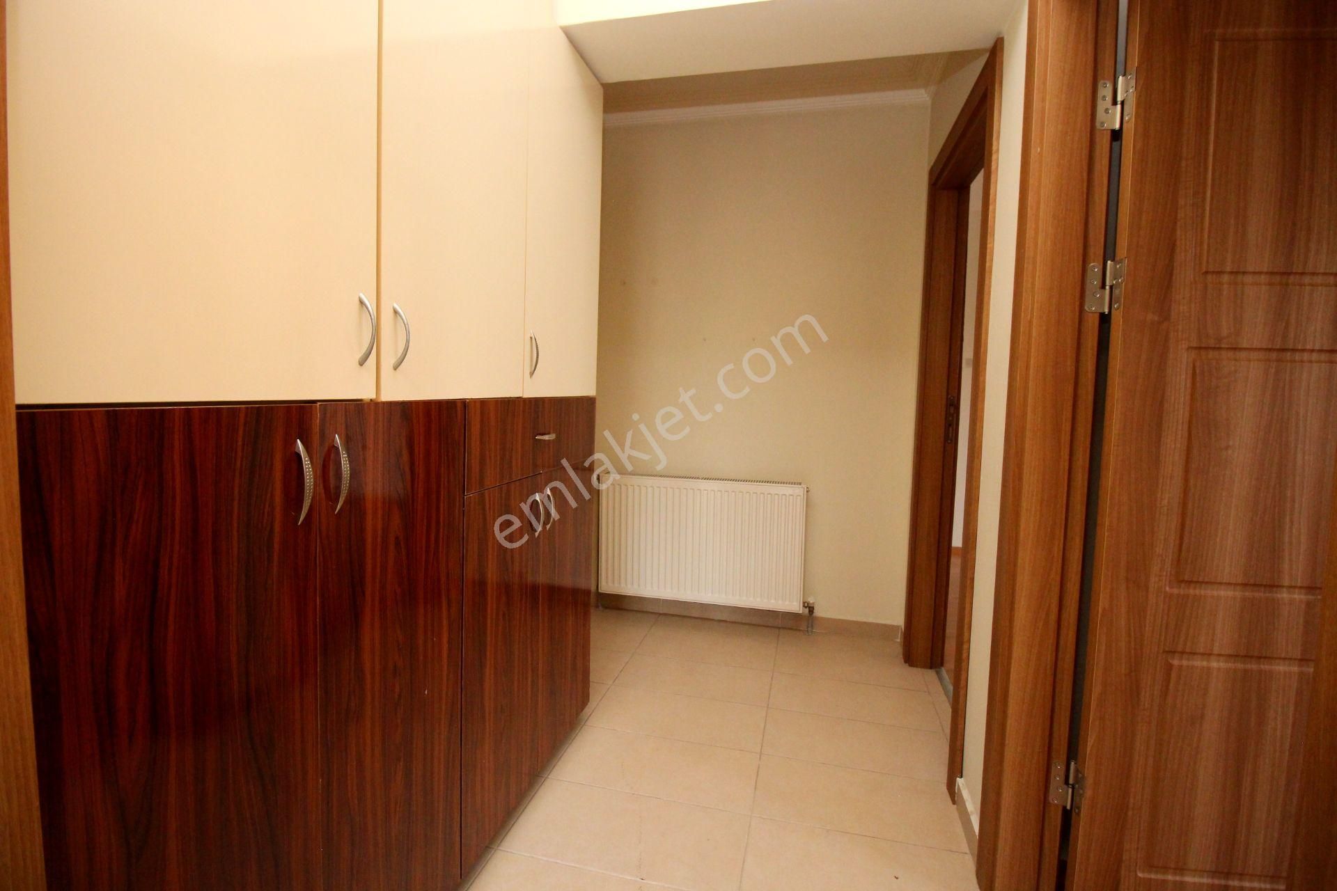 Emre Emlaktan Gökçek Mahallesinde Hastane Karşısında Asansörlü Geniş Kiralık 3+1 Daire - Görsel 22