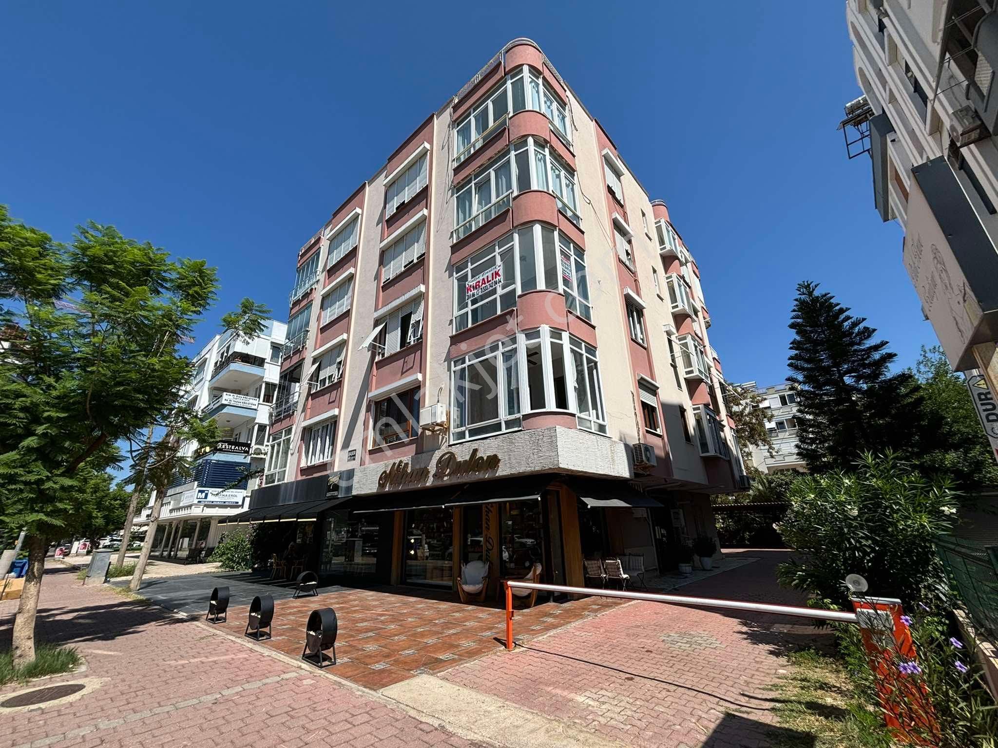 Şafak Emlak Kiralık Şirinyalı'da 3+1 150m2 Ara Kat Doğal Gazlı - Görsel 25