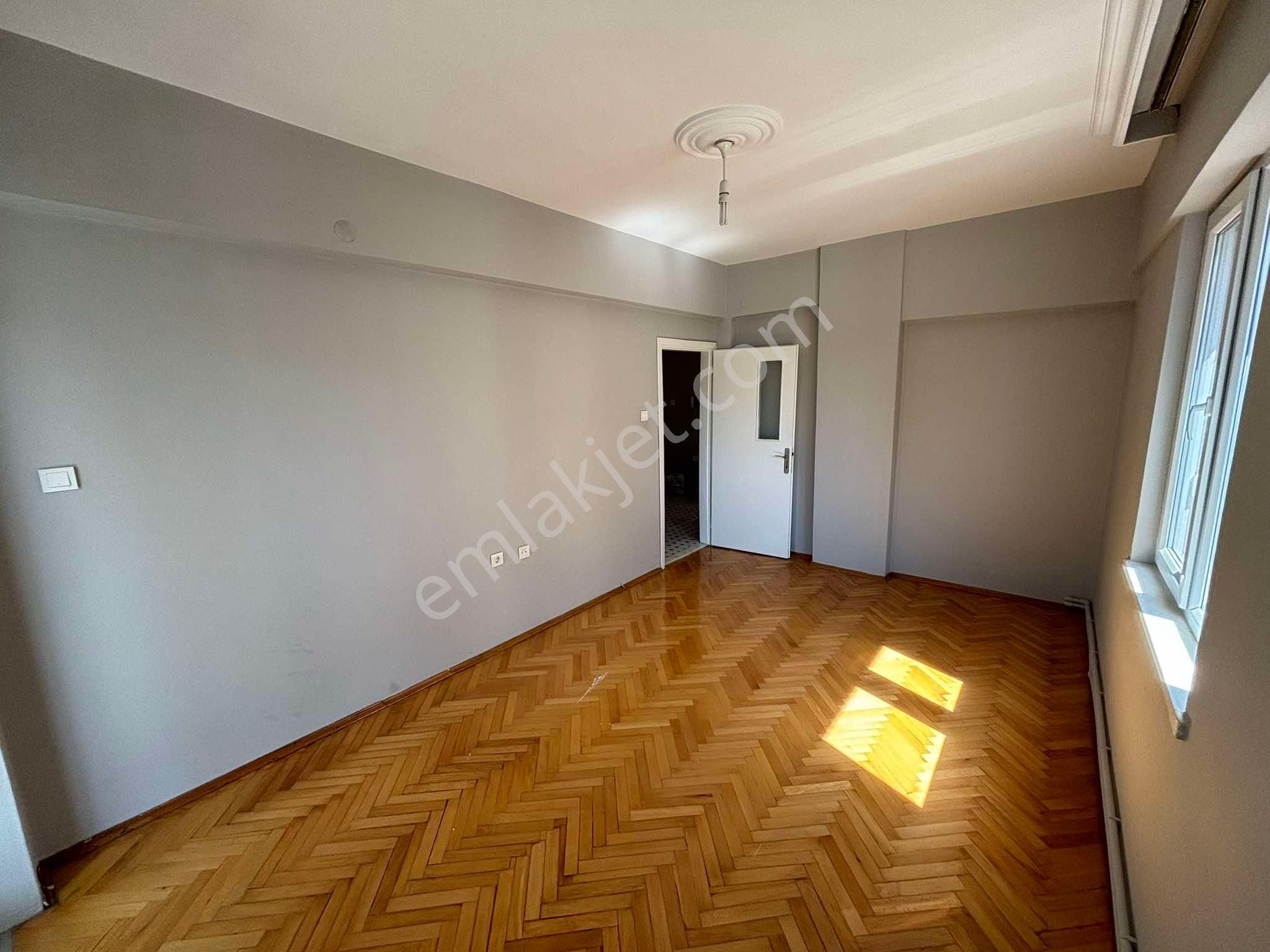 Şafak Emlak Kiralık Şirinyalı'da 3+1 150m2 Ara Kat Doğal Gazlı - Görsel 12