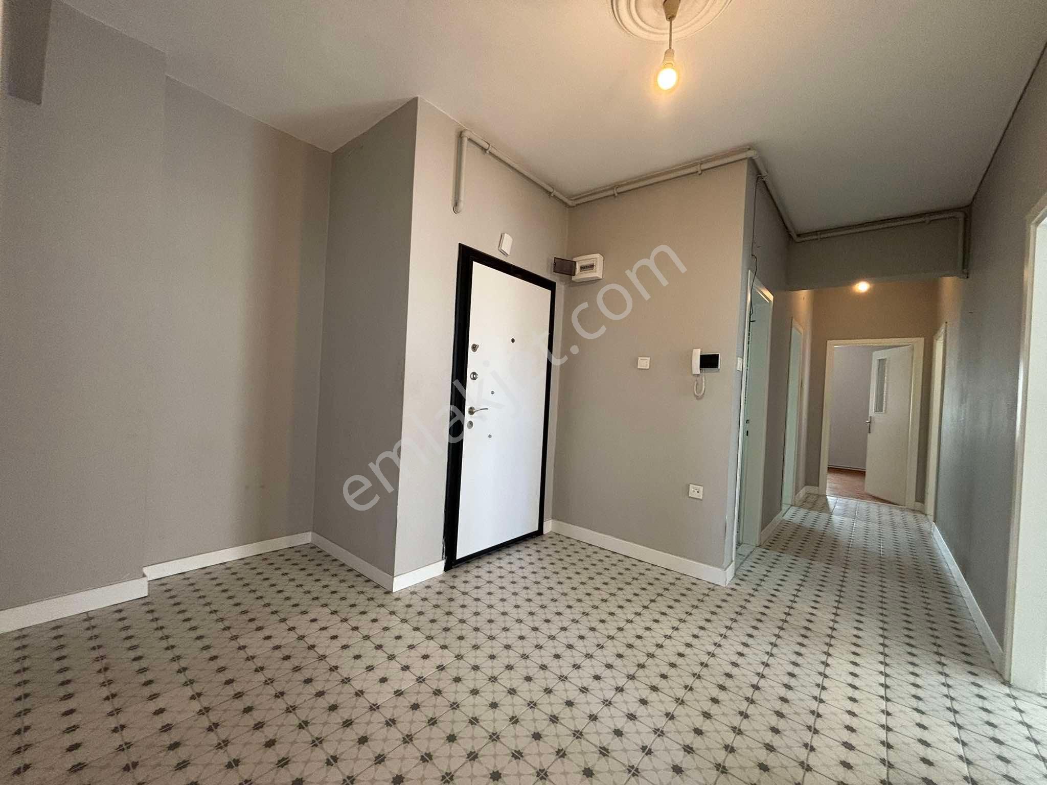 Şafak Emlak Kiralık Şirinyalı'da 3+1 150m2 Ara Kat Doğal Gazlı - Görsel 20