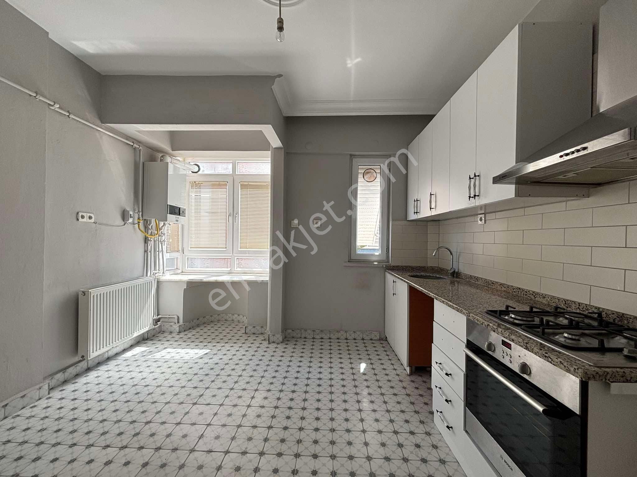 Şafak Emlak Kiralık Şirinyalı'da 3+1 150m2 Ara Kat Doğal Gazlı - Görsel 10