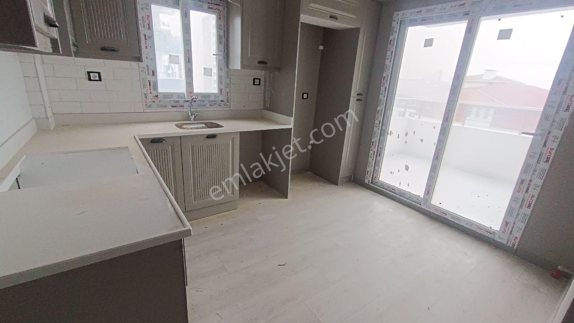 Osmangazi Mahallesinde Site İçerisinde 3+1 Kapalı Mutfak Satılık Daire - Görsel 10