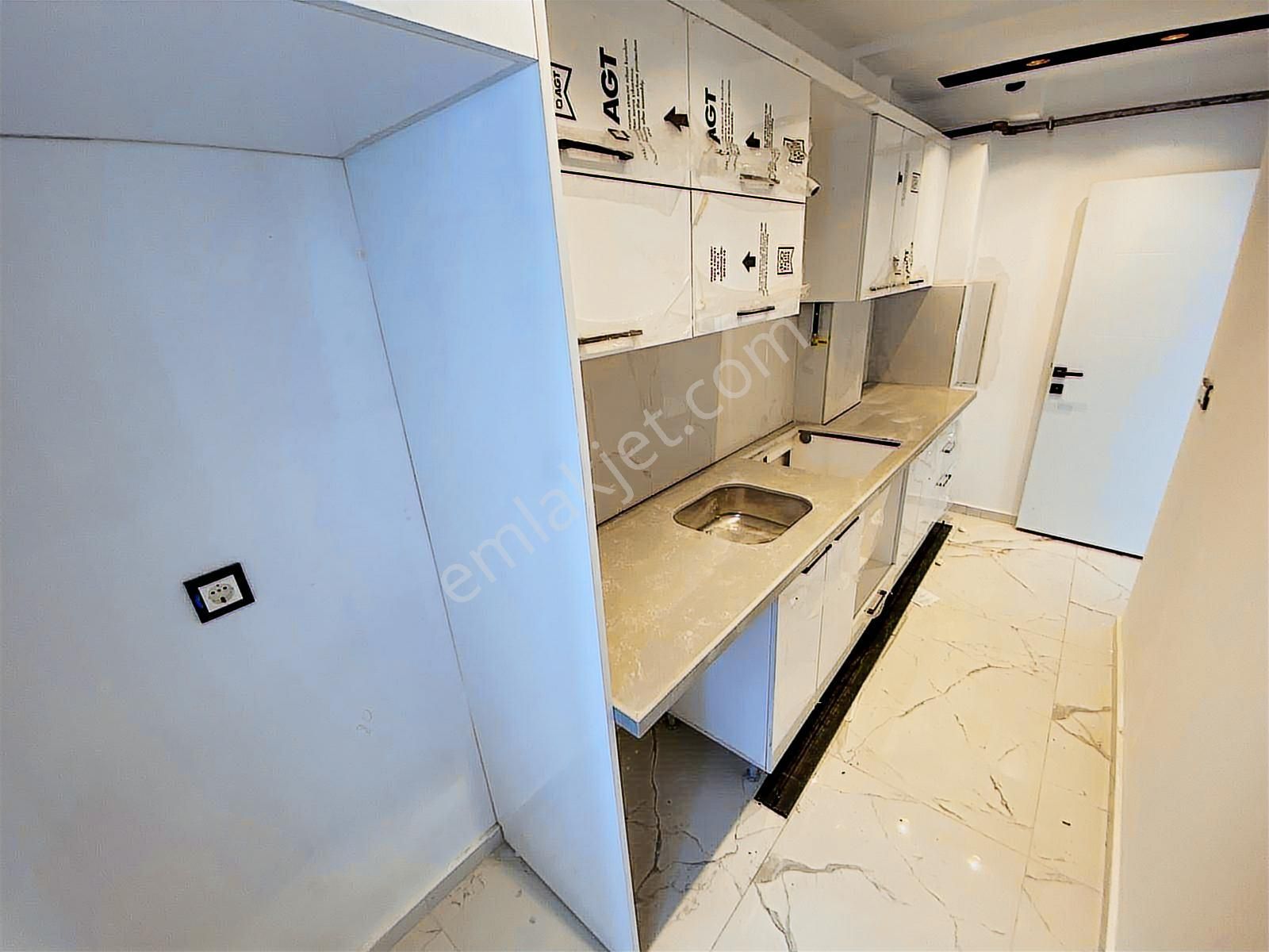 Zincirlikuyu Sınırı İsmet İnönü-2 Yakını Ultra Lux Balkonlu 2+0 - Görsel 5