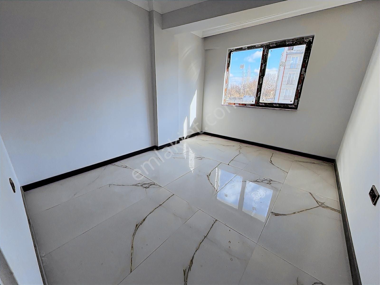 Gündüz Ökçün Dibi Geniş Sokak Çift Balkon Bahçe Nizam Lux 2+1 - Görsel 17