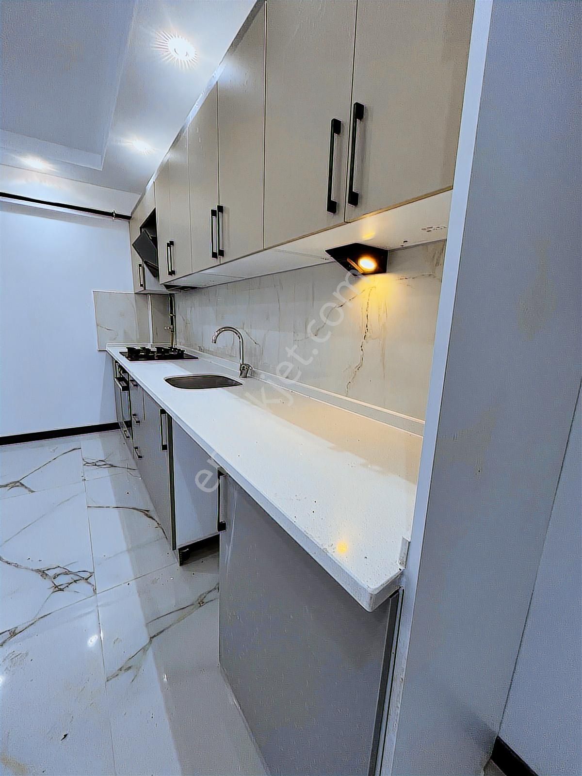 Gündüz Ökçün Dibi Geniş Sokak Çift Balkon Bahçe Nizam Lux 2+1 - Görsel 18