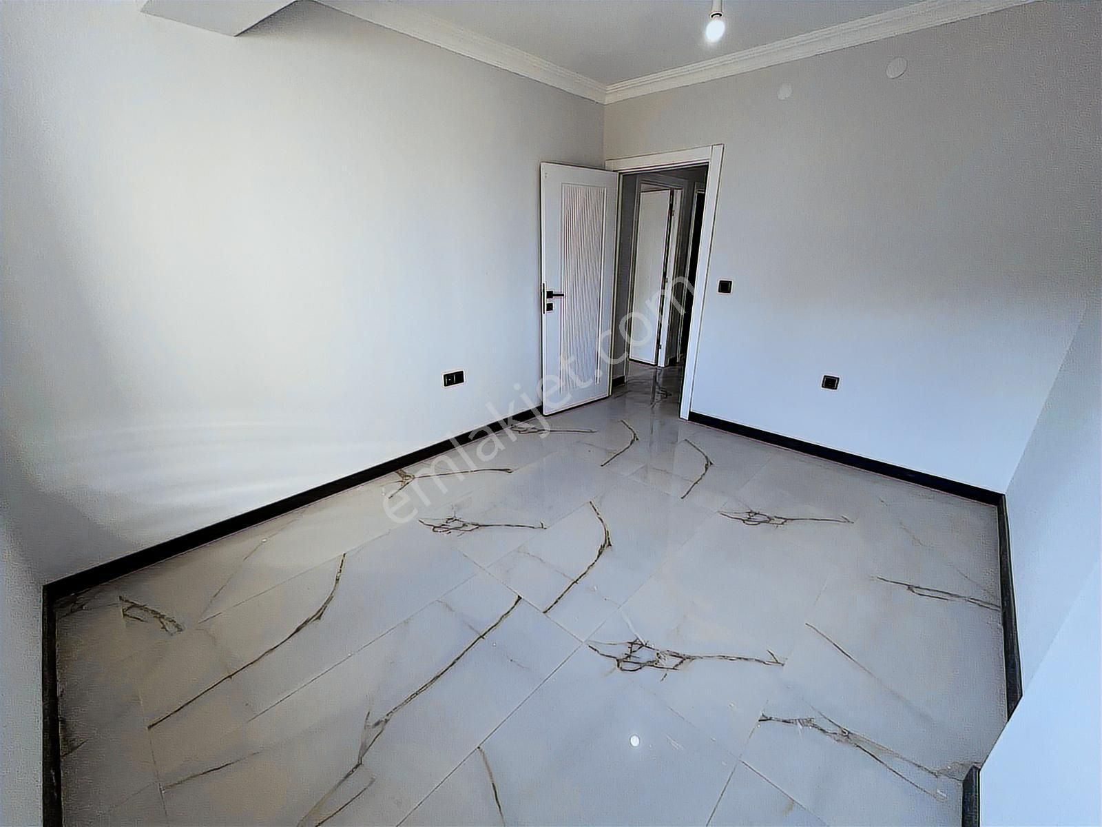 Gündüz Ökçün Dibi Geniş Sokak Çift Balkon Bahçe Nizam Lux 2+1 - Görsel 22