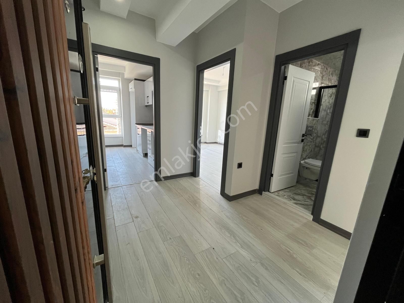 Anadolu Üni. İçem Kapısı Ve Uluzafer Yakını Park Manzaralı 2+0 - Görsel 12