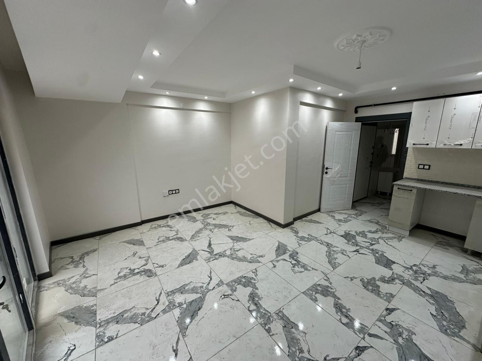 Şirintepe'de Cuma Ve İletişim Kapısı Yakını Balkonlu Lux 1+1 - Görsel 8