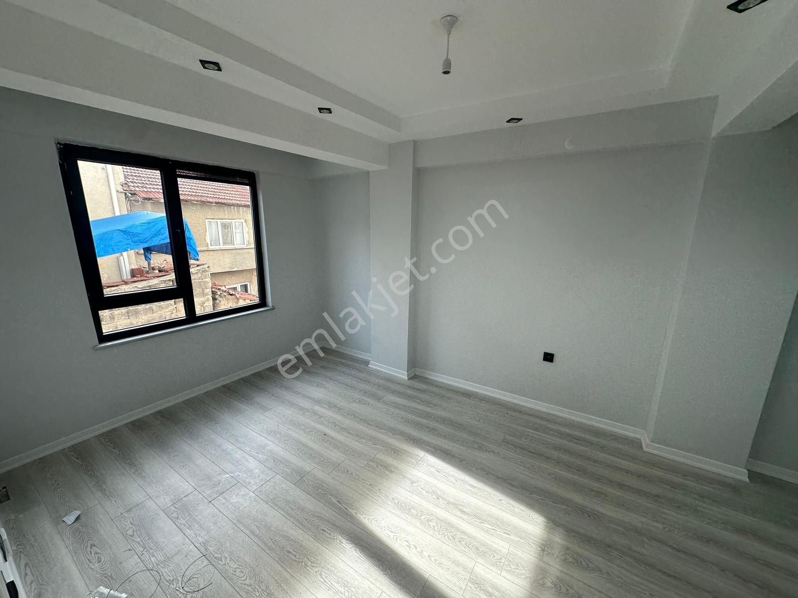 Sütlüce'de İçem Kapısı Yakını Uluzafer Cd. Üstü Ultra Lux 1+1 - Görsel 3