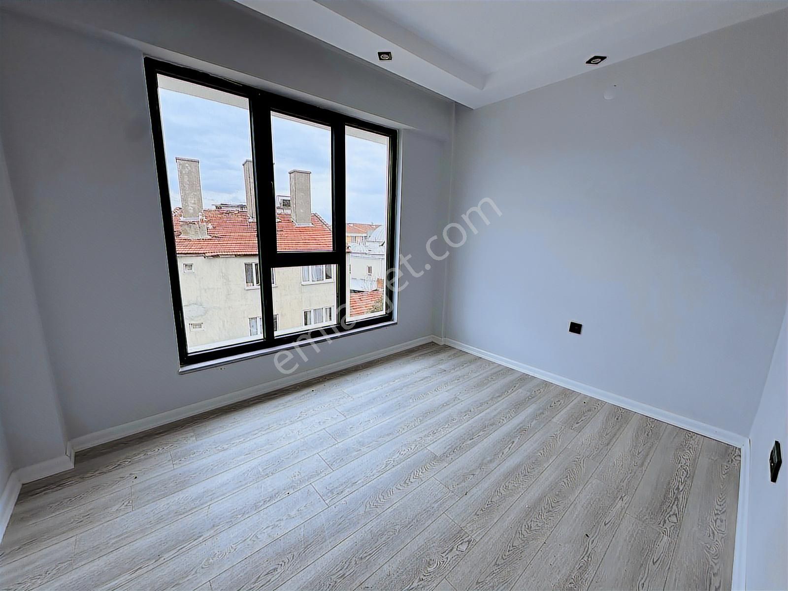 Sütlüce'de Cadde Üzeri Üniversite Yakını Ultra Lux 2+0 A-12 - Görsel 2