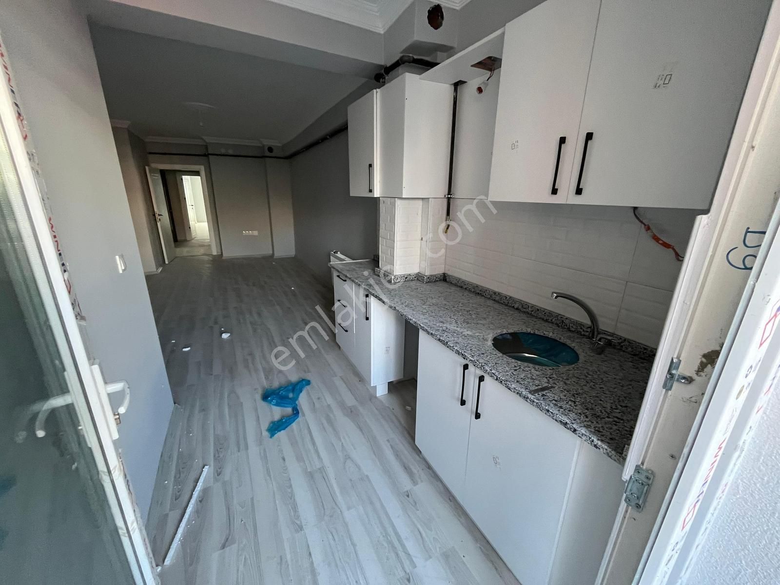 Sütlüce Mh. Eğitimciler Cd. Dibinde Çift Balkonlu 2+0 Daire A-13