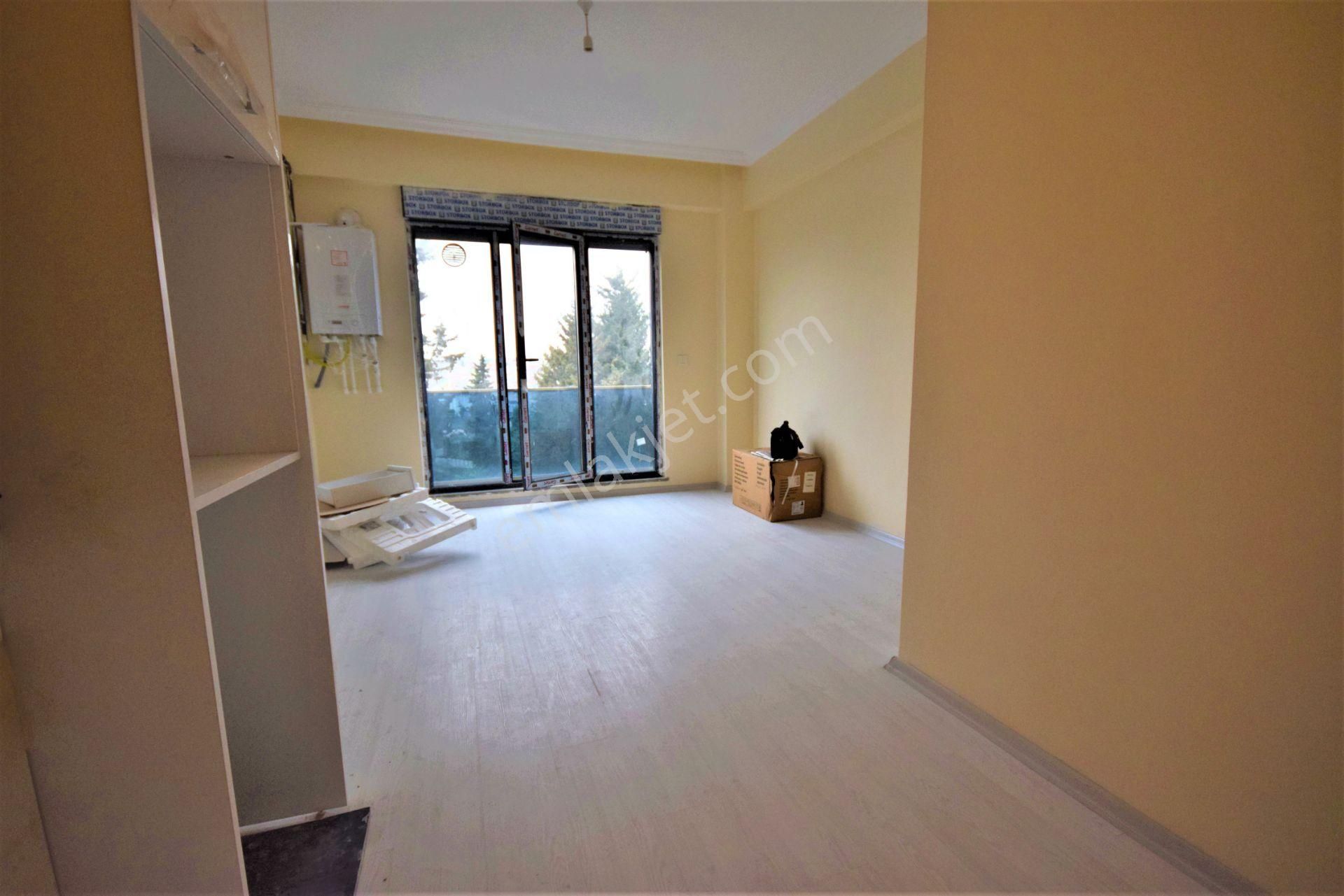 Goldhouse Dan Satılık Yay Meydanı Caddesi Nde 1+1 Daire