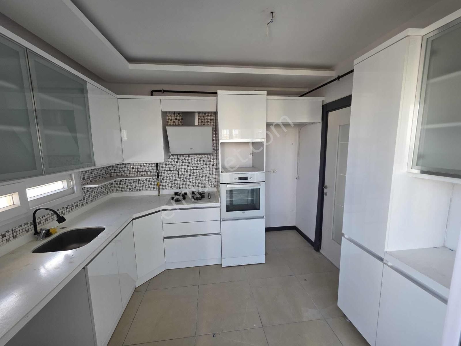 Çarkıparede Stadyum Yanı | Site İçi 3+1 K.mutfak,ebevyn Banyolu