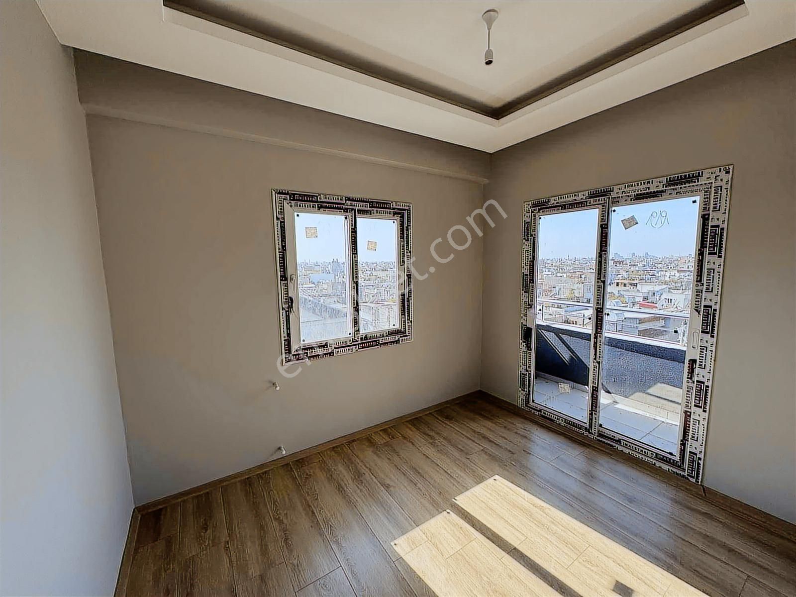 Yüreğirde Site İçerisinde Lüx 3+1 K.mutfak Satılık Daire - Görsel 11