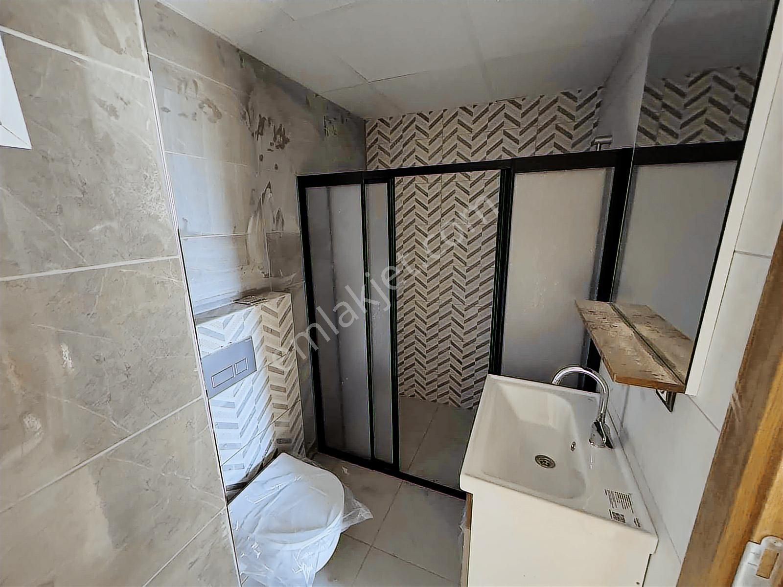 Yüreğirde Site İçerisinde Lüx 3+1 K.mutfak Satılık Daire - Görsel 24