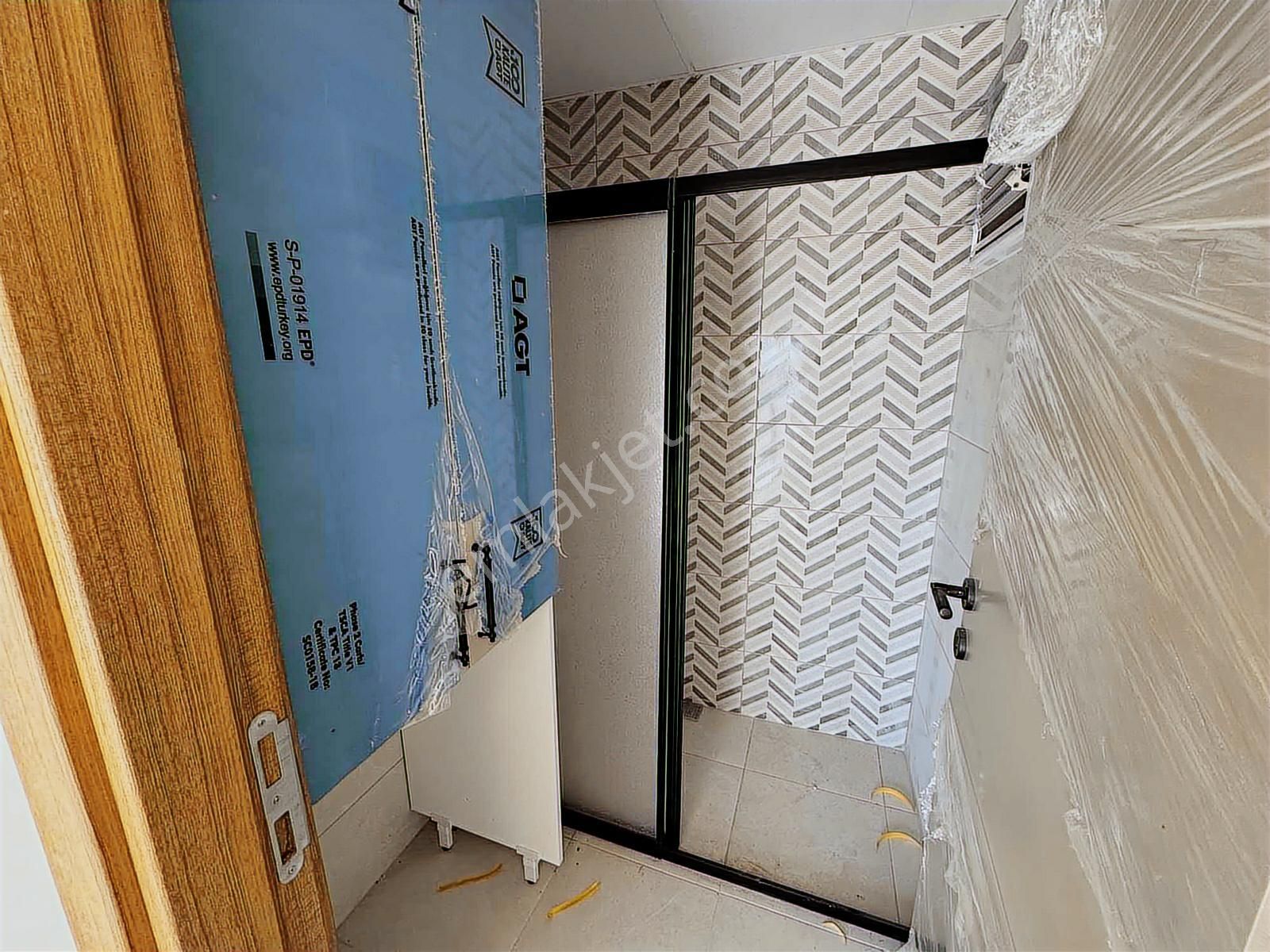 Yüreğirde Site İçerisinde Lüx 3+1 K.mutfak Satılık Daire - Görsel 12