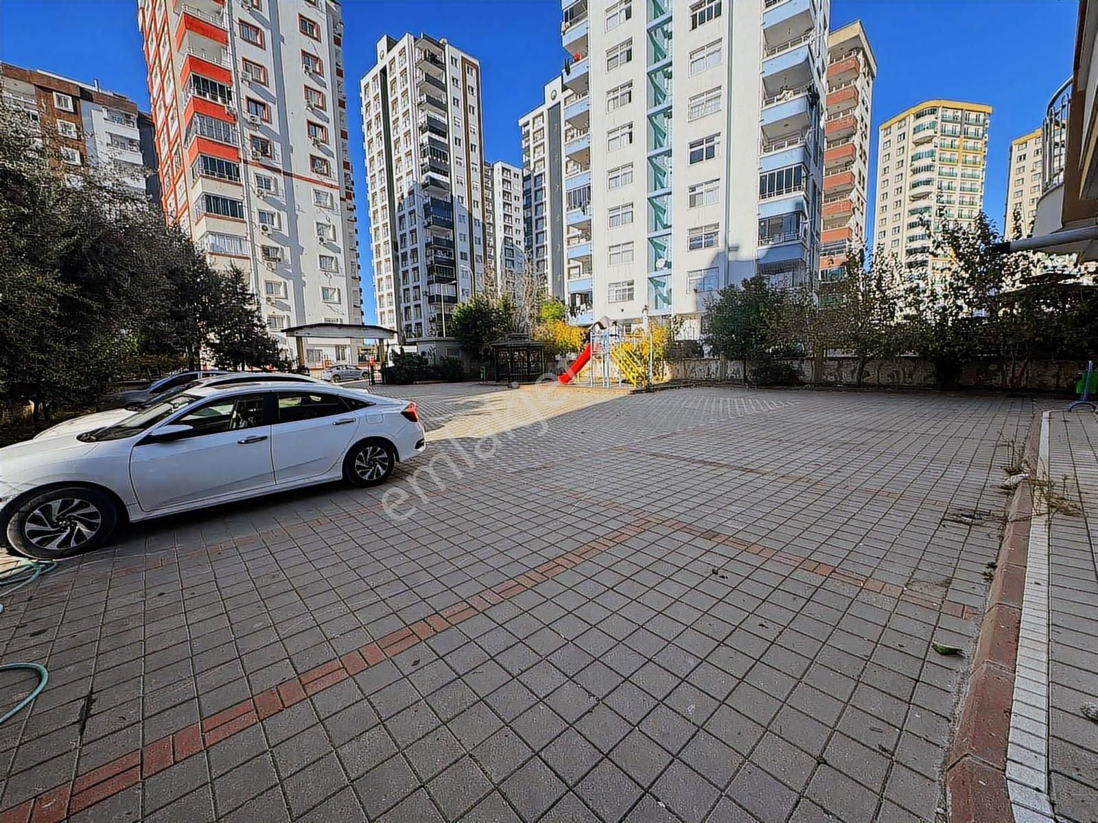 Gürselpaşada 1+1+kiler | Site İçi, Çift Cephe Güney-doğu, Yeni - Görsel 9