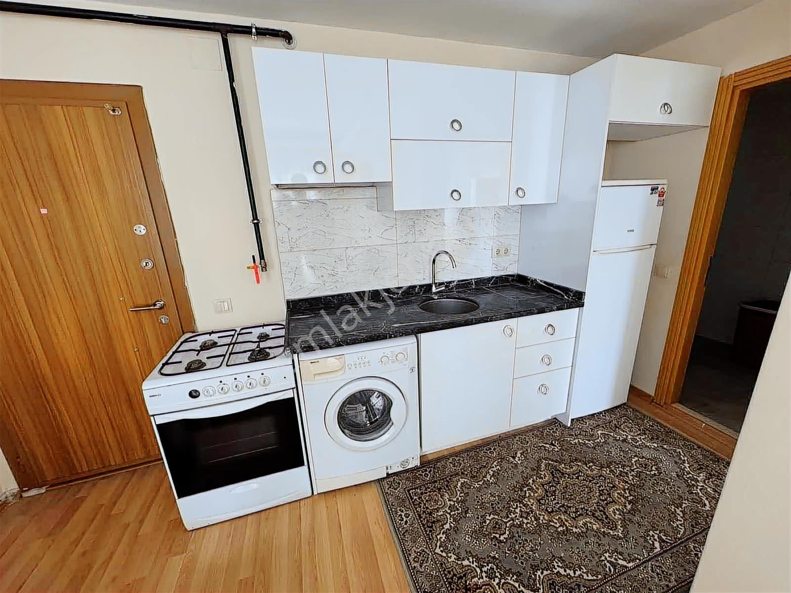 Sarıçam Gültepede Site İçerisinde Eşyalı Kiralık 1+1 Daire