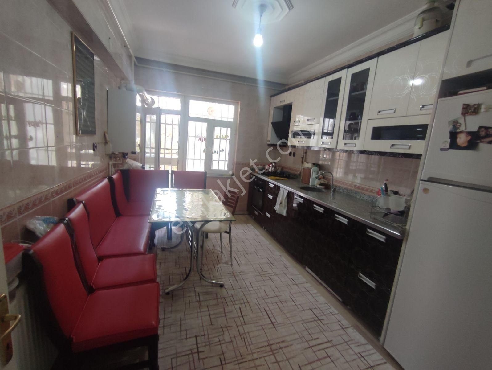 4+1 Kat 2 Bakımlı Fidel Sitesinde