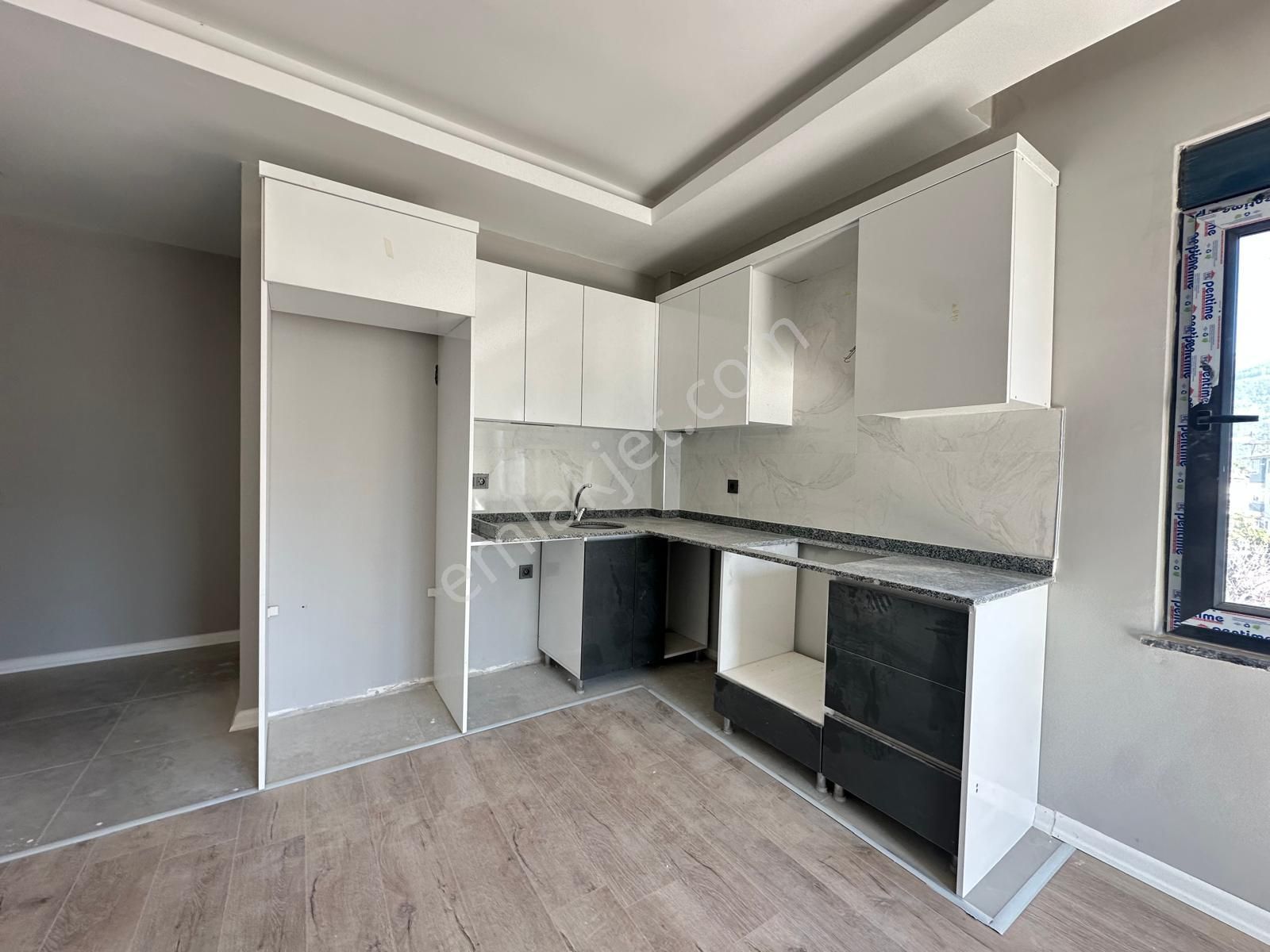 Alanya Oba'da Satılık Sıfır 1+1 Amerikan Mutfak Geniş Daire - Görsel 8