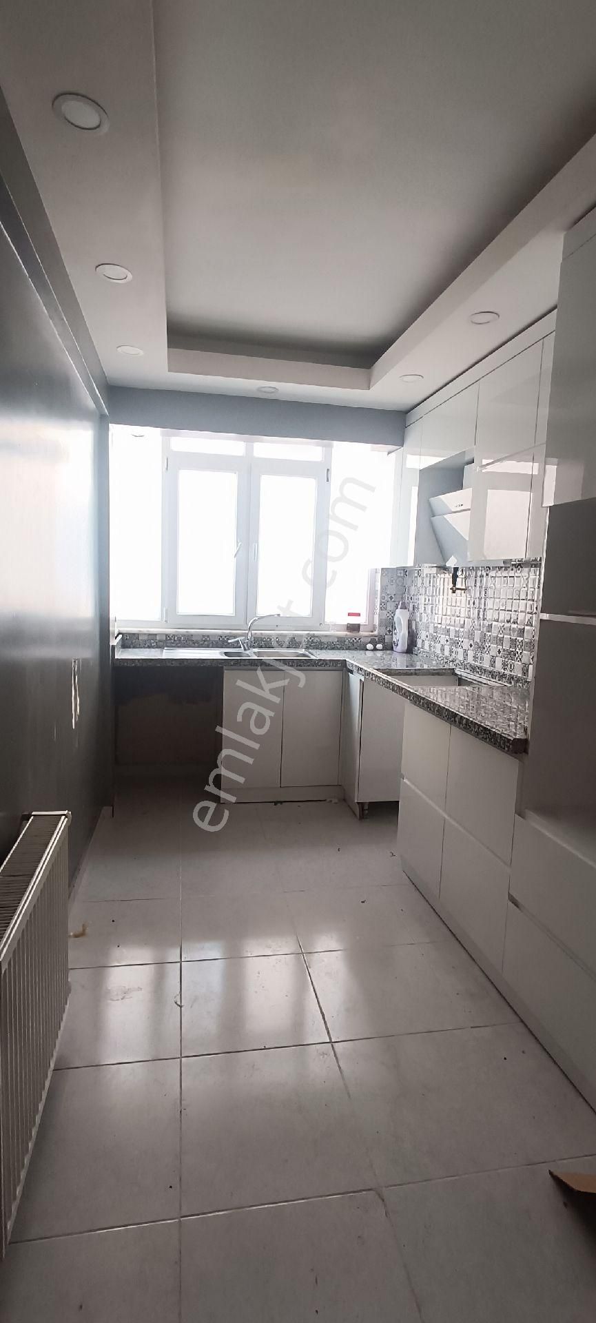 S.evler Merkezde Metrobuse 7dk.3+1 120m2 Klimalı Full Yapılı Lüx Kiraliık Daire