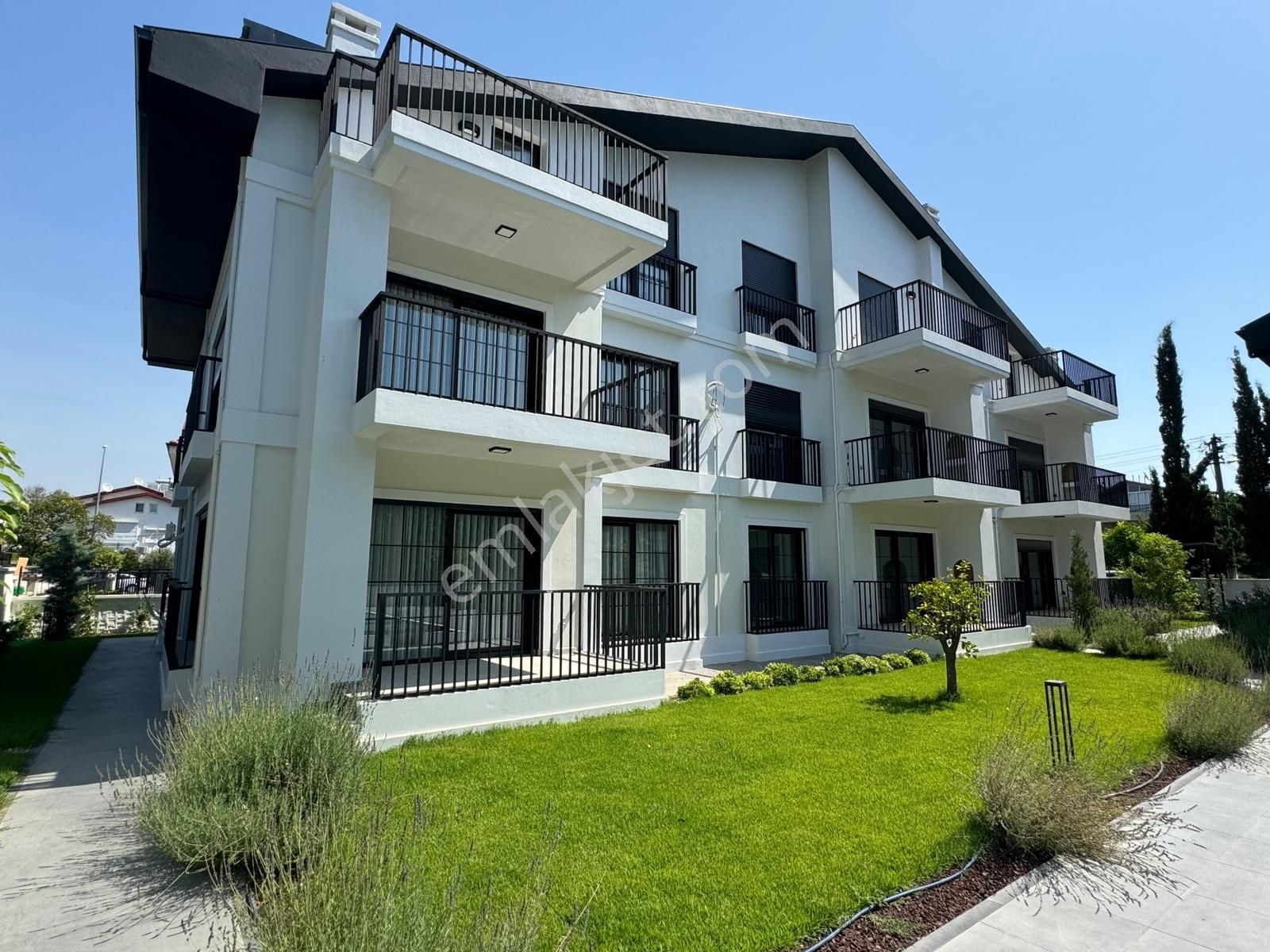 Babataşı Mahallesi Sahile 400m | Site İçinde Sıfır 4+1 Dubleks - Görsel 33