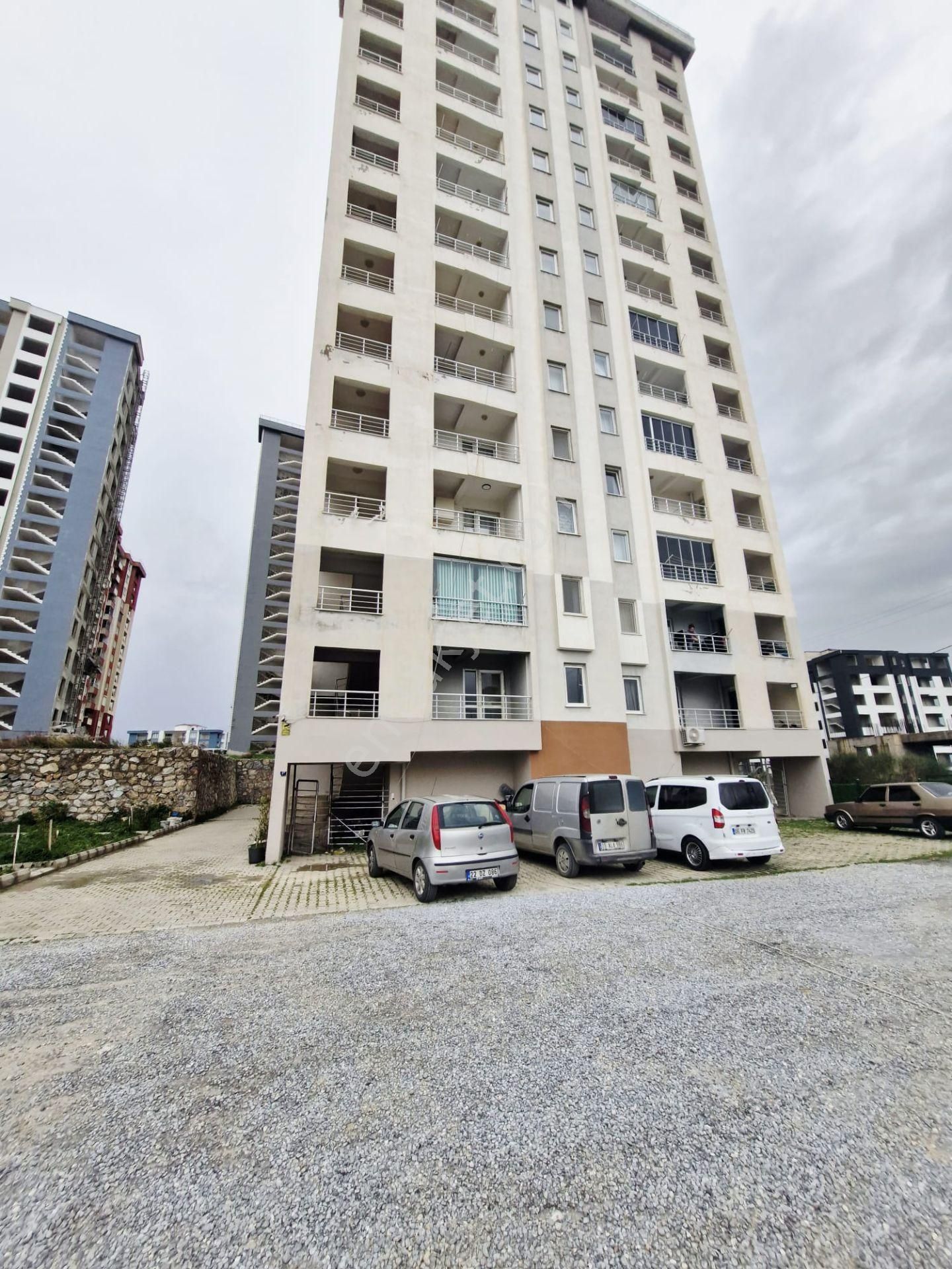 Kuşadası Uydukent'te Satılık 2+1 Fırsat Daire