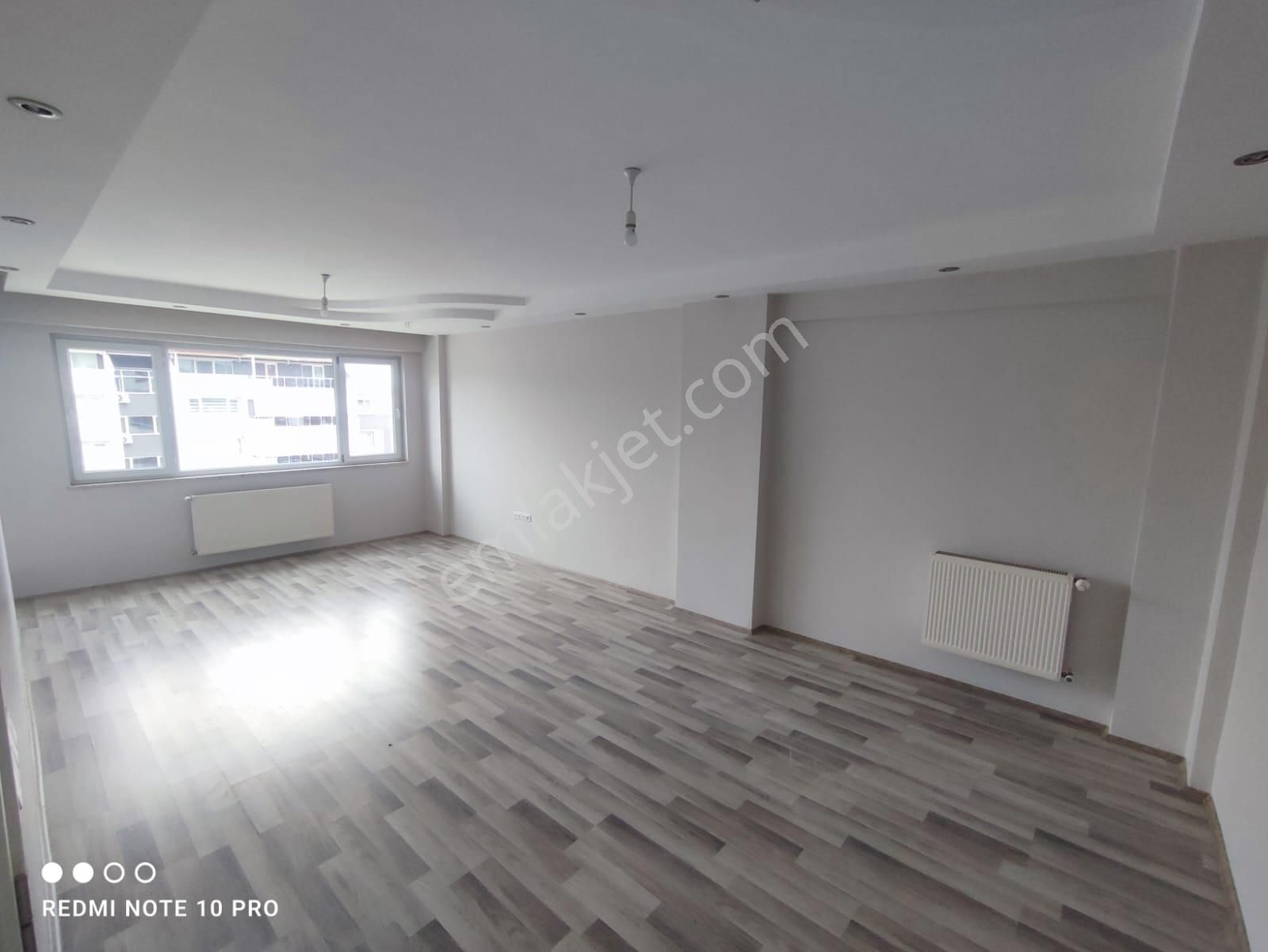 Site İçerisinde Havuzlu Güvenlikli 3+1 Kiralık Arakat Daire - Görsel 3