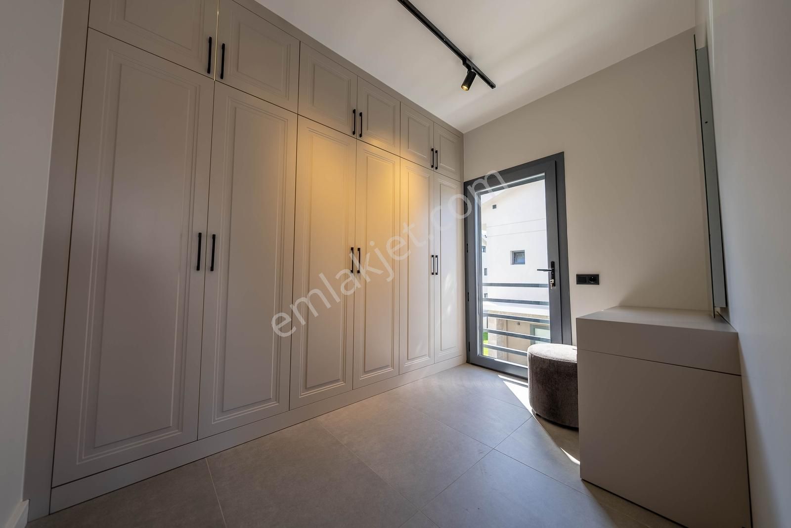 Akmaz Plajına 300m | Özel Havuzlu Sıfır Tripleks Villa | Fethiye - Görsel 8