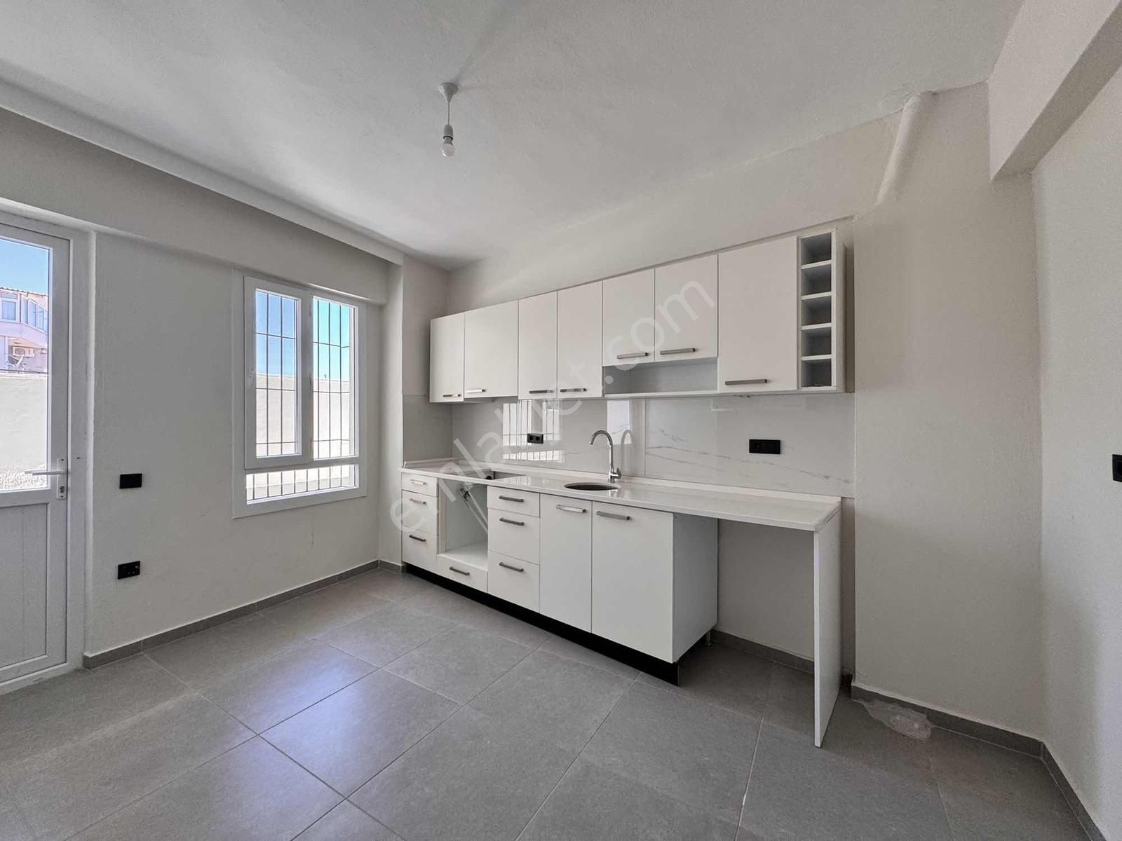 Kesikkapı'da Kiralık Ara Kat 3+1 Daire - Görsel 17