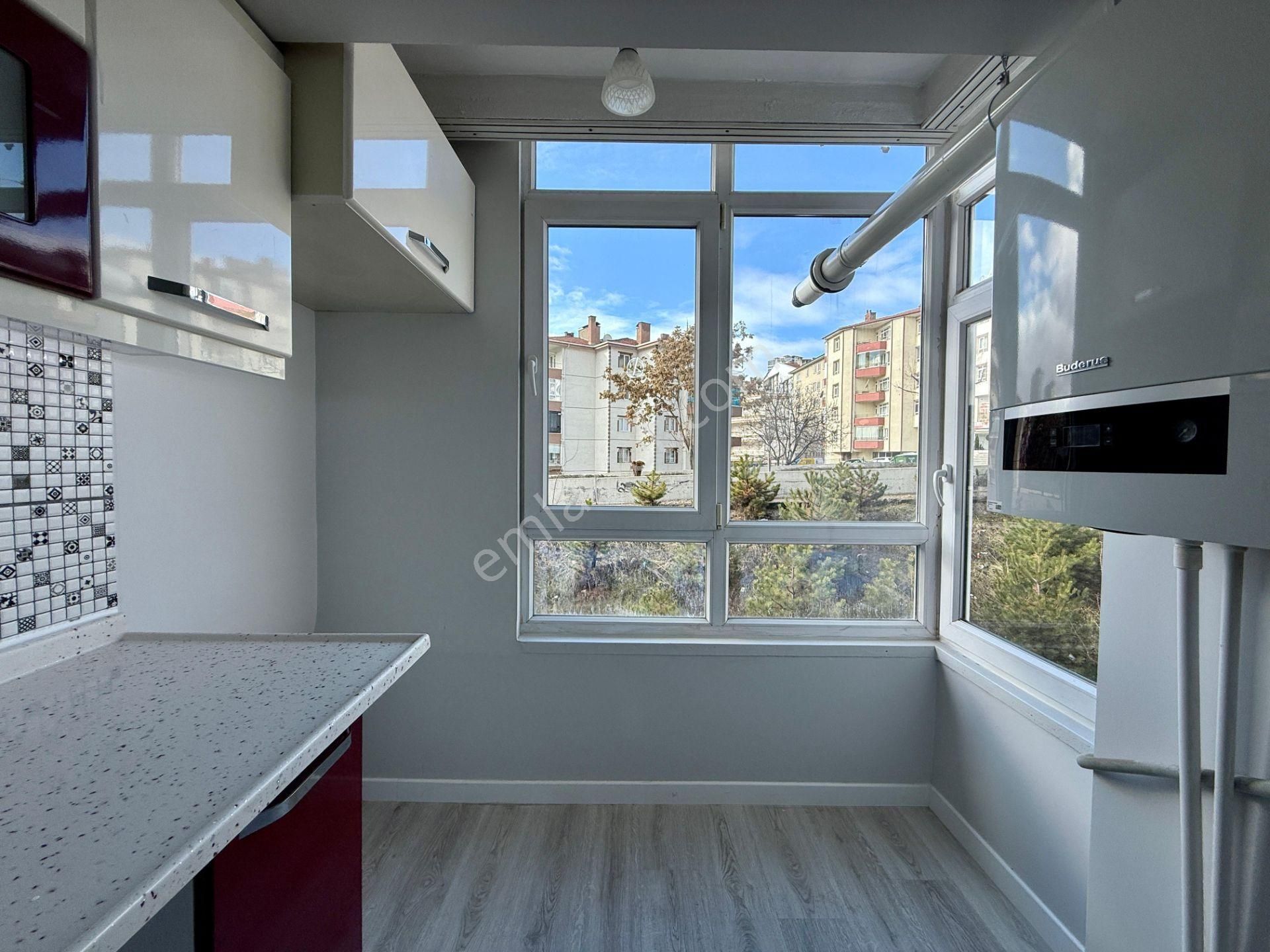 Kalecik Emlak'tan Merkezde Full Yapılı Ara Kat Tam Güney Cephe 3+1 - Görsel 4