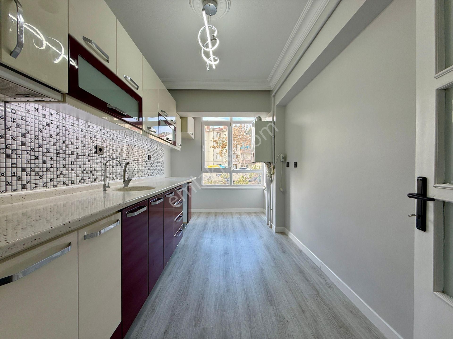 Kalecik Emlak'tan Merkezde Full Yapılı Ara Kat Tam Güney Cephe 3+1 - Görsel 3