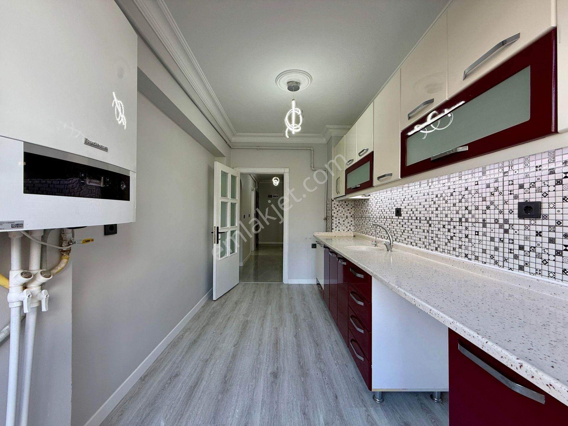 Kalecik Emlak'tan Merkezde Full Yapılı Ara Kat Tam Güney Cephe 3+1 - Görsel 2