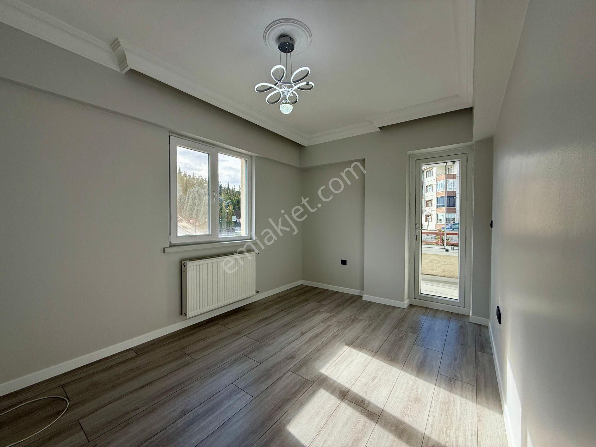 Kalecik Emlak'tan Merkezde Full Yapılı Ara Kat Tam Güney Cephe 3+1 - Görsel 8