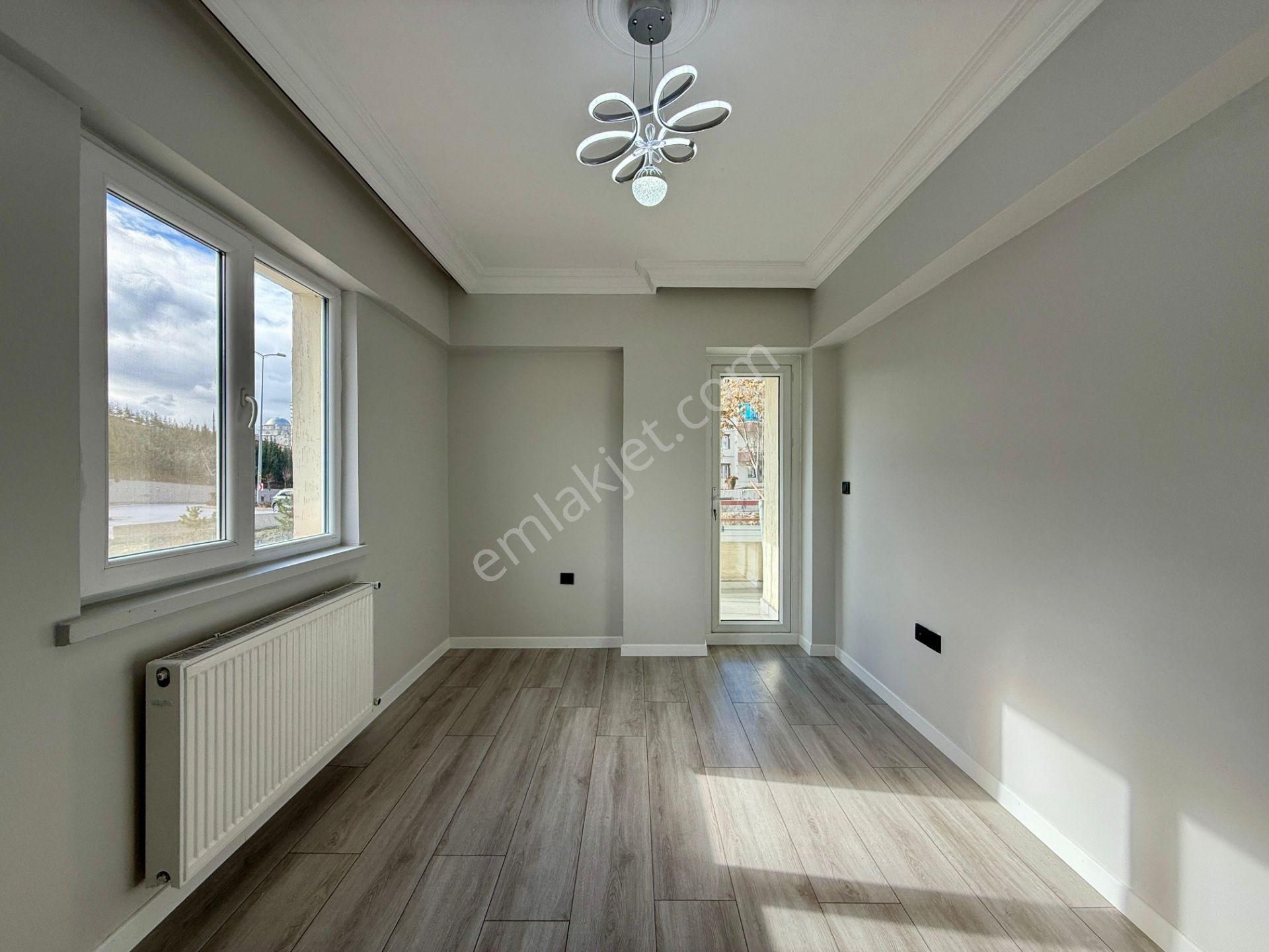 Kalecik Emlak'tan Merkezde Full Yapılı Ara Kat Tam Güney Cephe 3+1 - Görsel 9