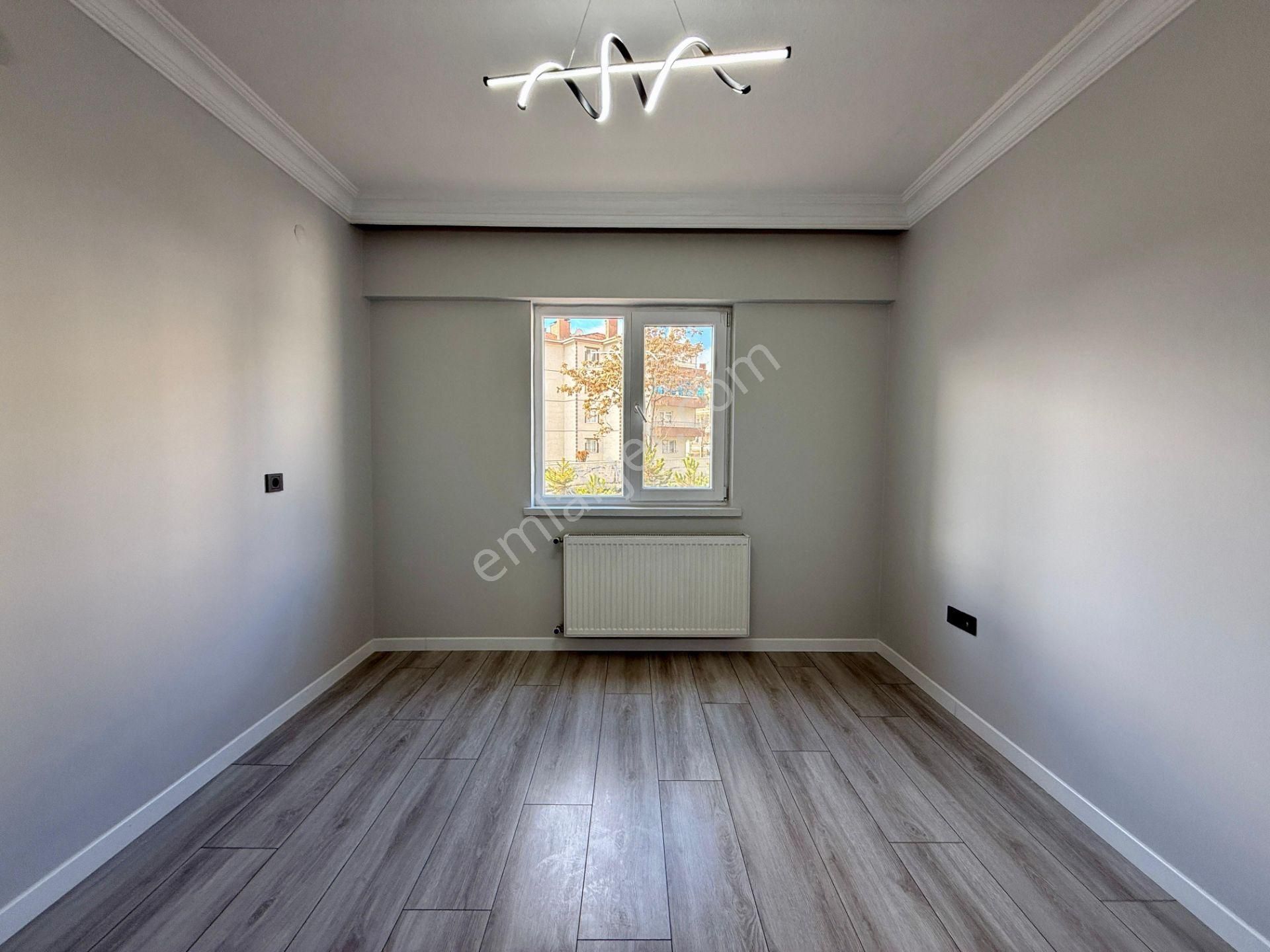 Kalecik Emlak'tan Merkezde Full Yapılı Ara Kat Tam Güney Cephe 3+1 - Görsel 16