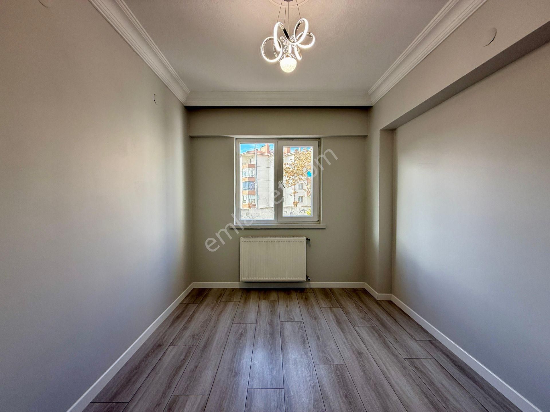 Kalecik Emlak'tan Merkezde Full Yapılı Ara Kat Tam Güney Cephe 3+1 - Görsel 14