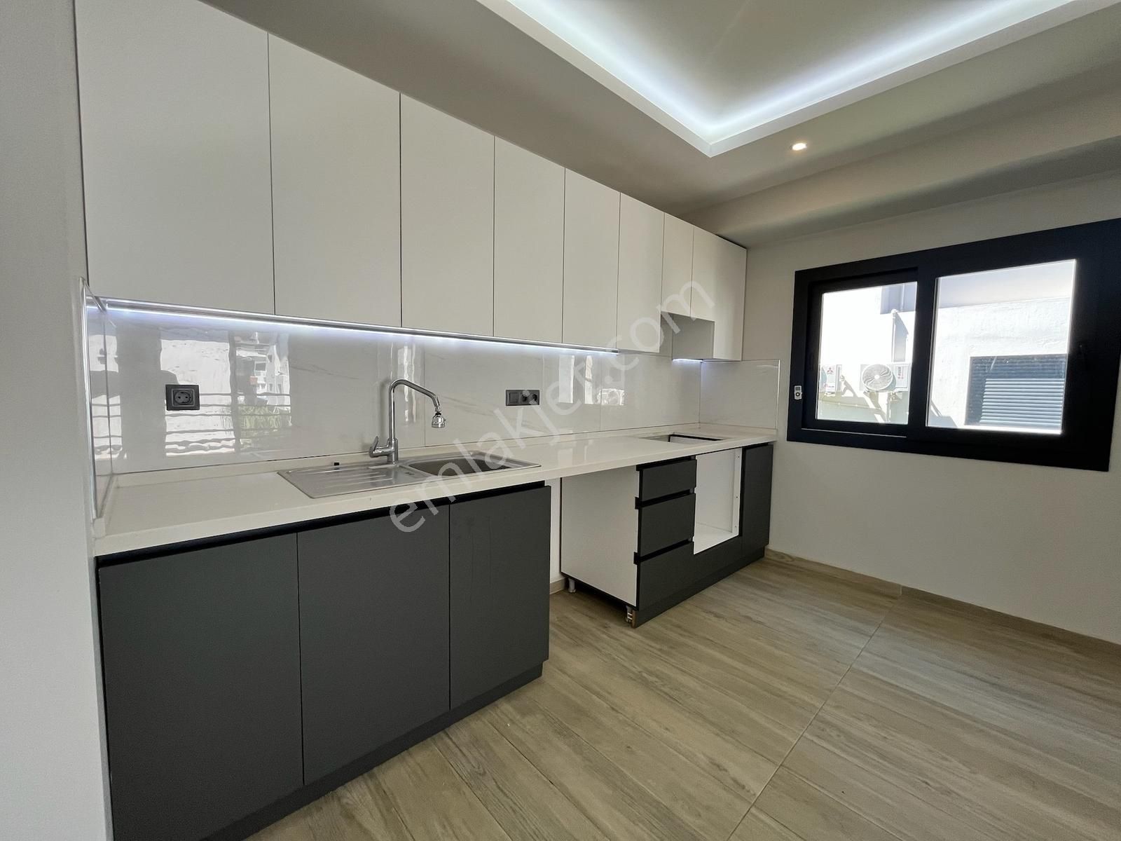 Taşyaka Körfez Meydan Konutları'nda Ara Kat 2+1 Kiralık Daire - Görsel 31