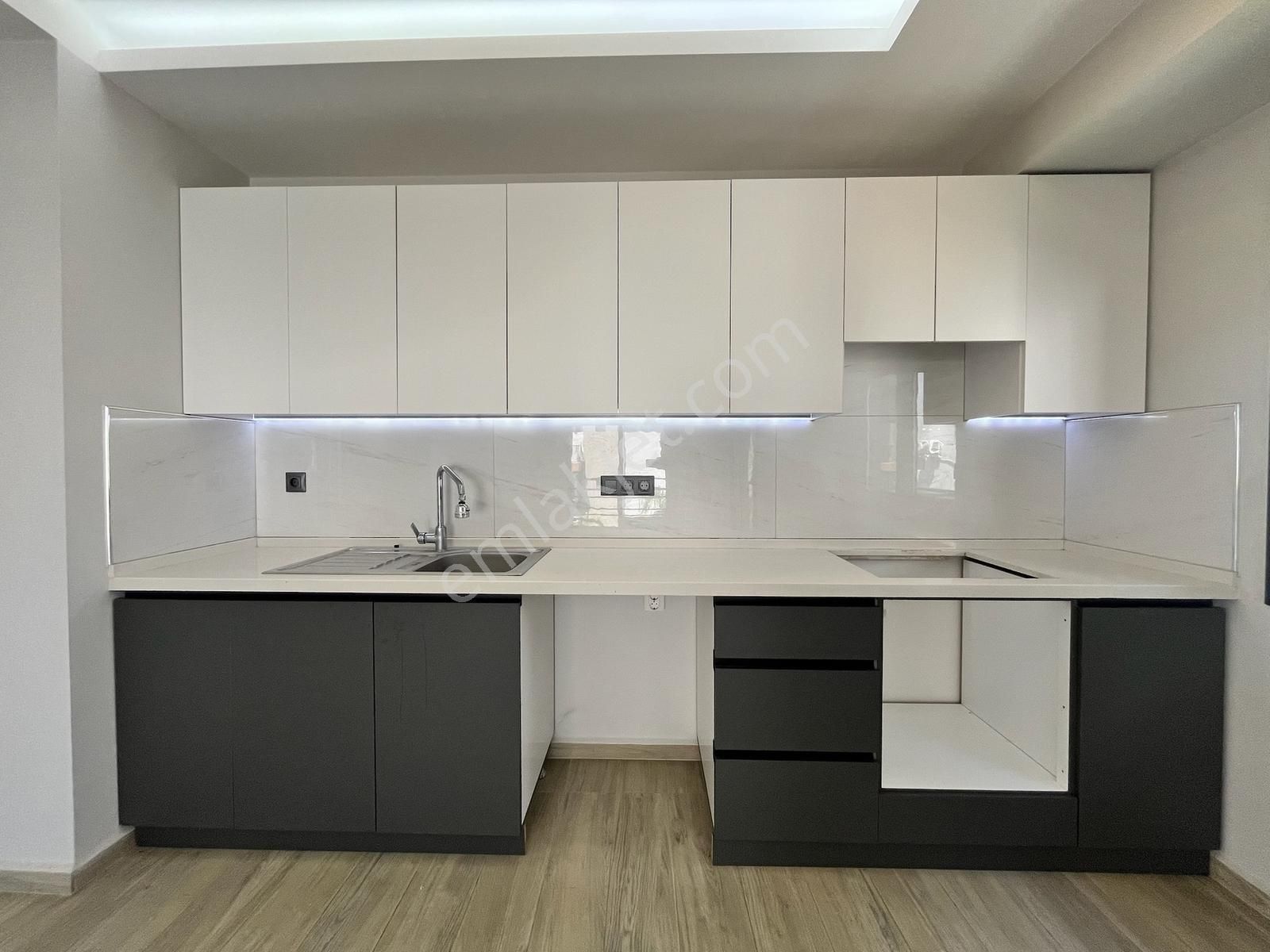 Taşyaka Körfez Meydan Konutları'nda Ara Kat 2+1 Kiralık Daire - Görsel 21