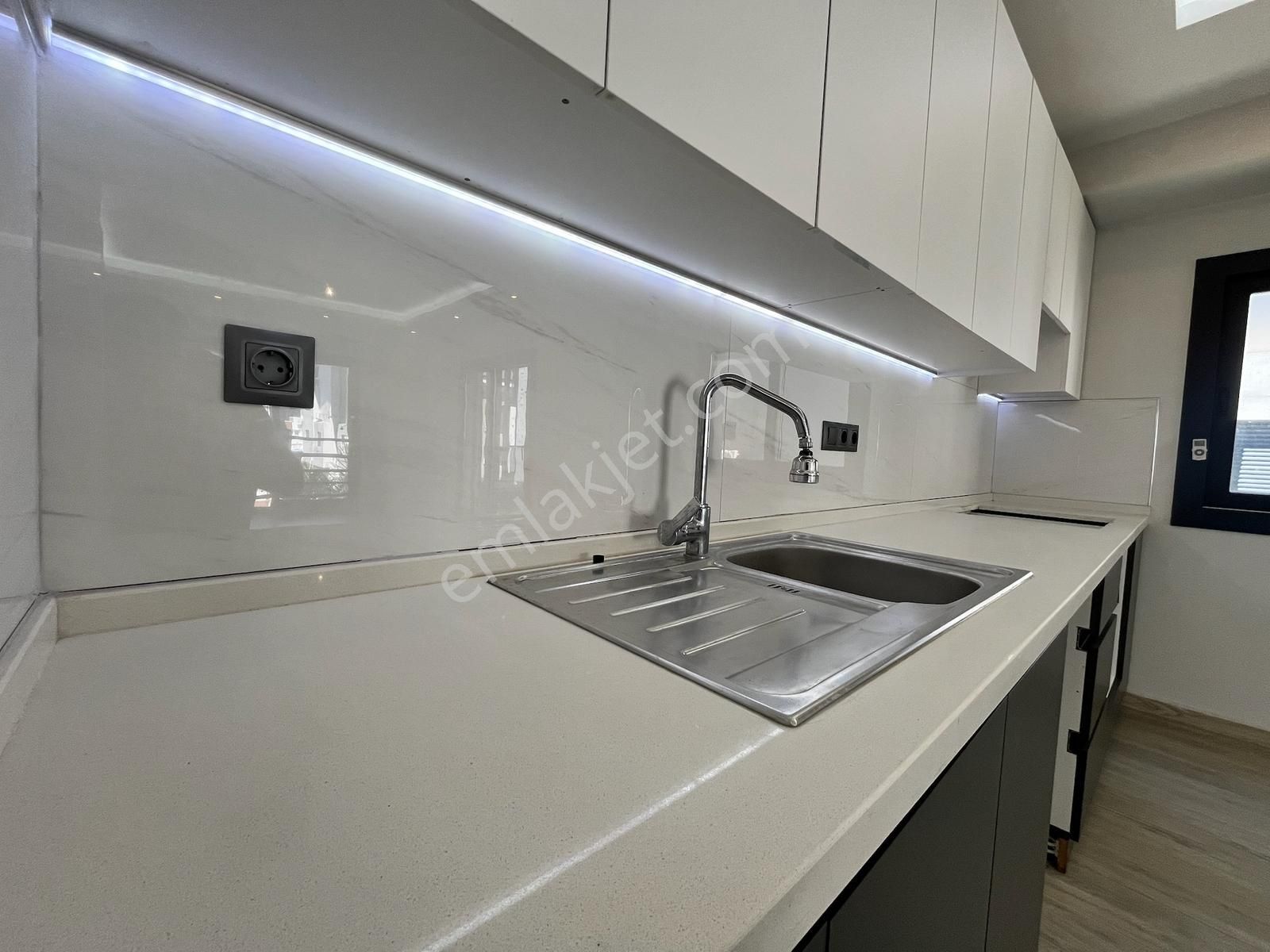 Taşyaka Körfez Meydan Konutları'nda Ara Kat 2+1 Kiralık Daire - Görsel 32