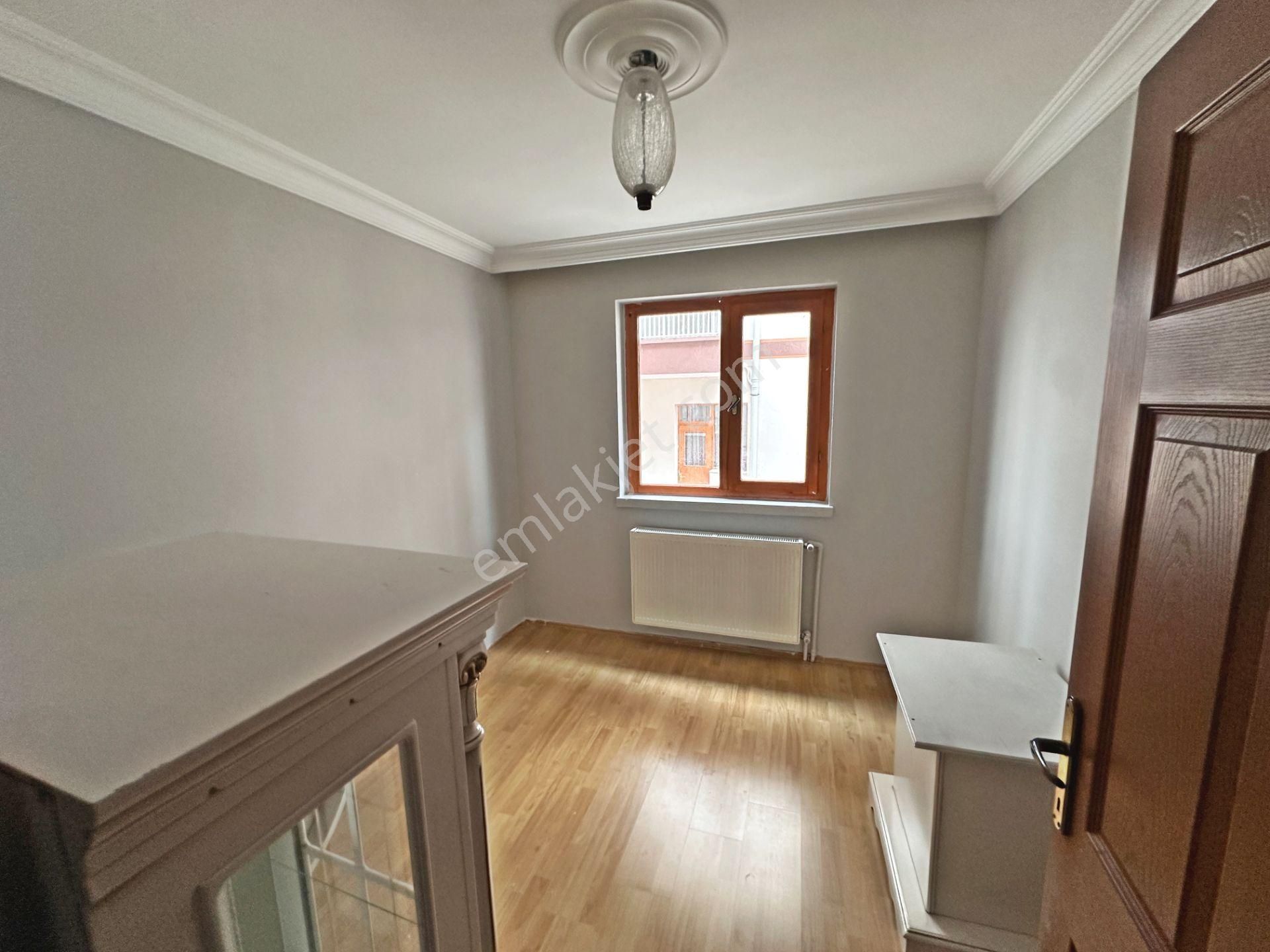 Mamak Belediye Yakınında Ara Katta Ön Cephede 3+1 Kiralık Daire - Görsel 15