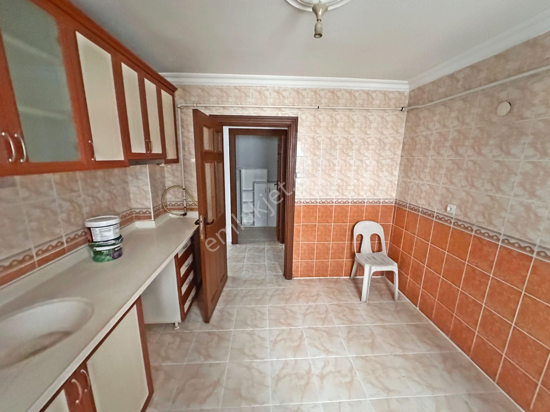 Mamak Belediye Yakınında Ara Katta Ön Cephede 3+1 Kiralık Daire - Görsel 12