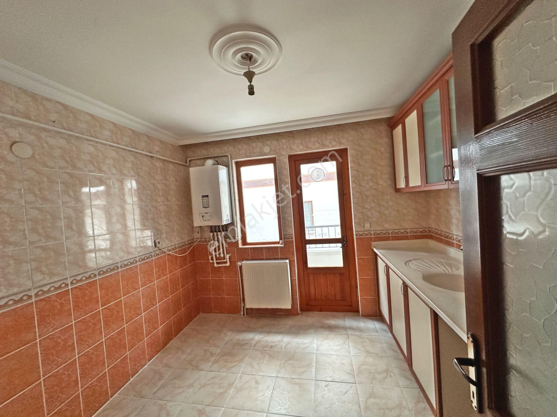 Mamak Belediye Yakınında Ara Katta Ön Cephede 3+1 Kiralık Daire - Görsel 10