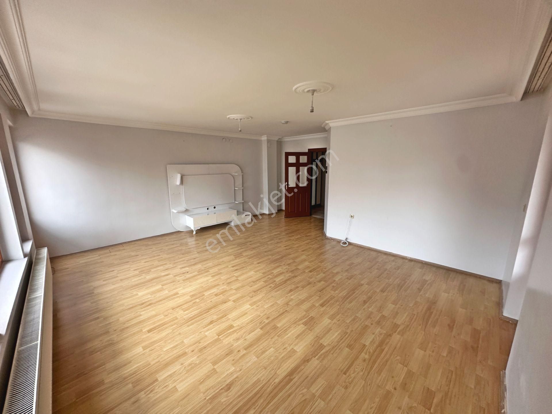 Mamak Belediye Yakınında Ara Katta Ön Cephede 3+1 Kiralık Daire - Görsel 4